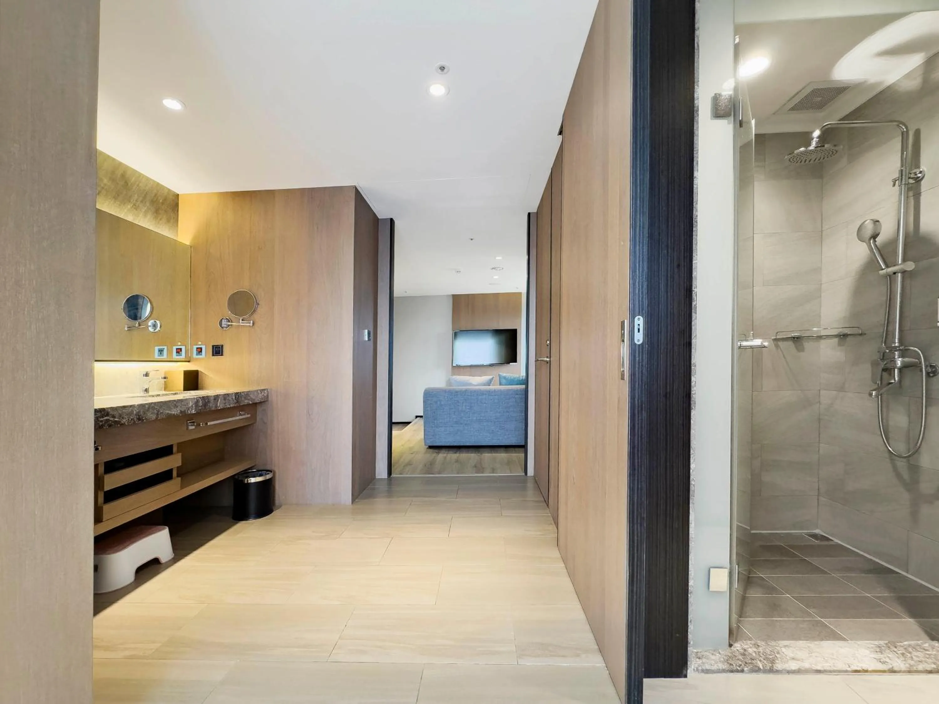 Shower in Hsin Hotel