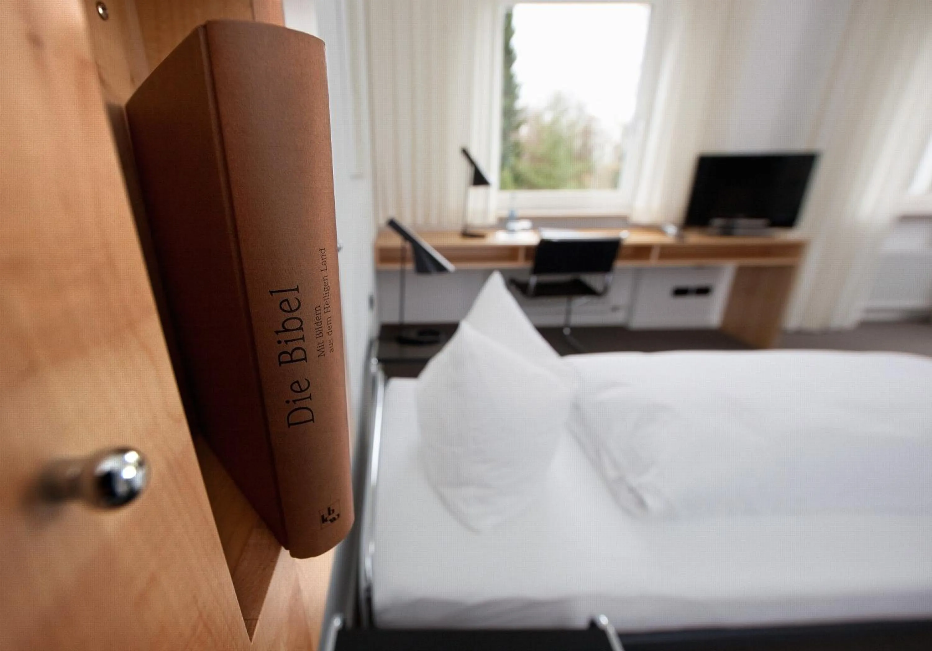 Photo of the whole room, Bed in Akademie der Dioezese