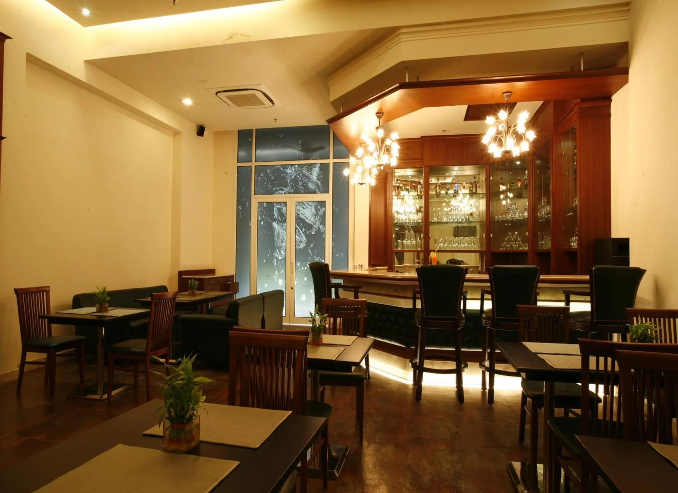 Lounge or bar in Ambrosia Sarovar Portico