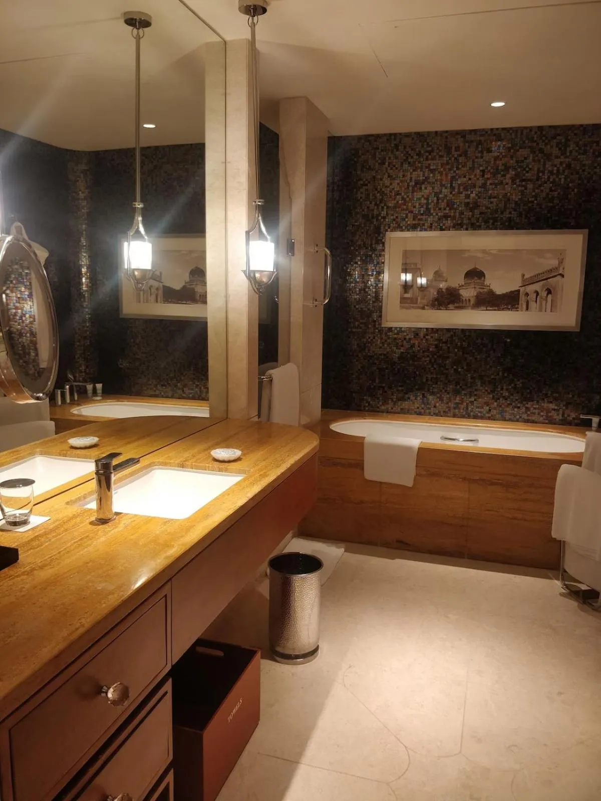 Bathroom in ITC Kohenur, a Luxury Collection Hotel, Hyderabad