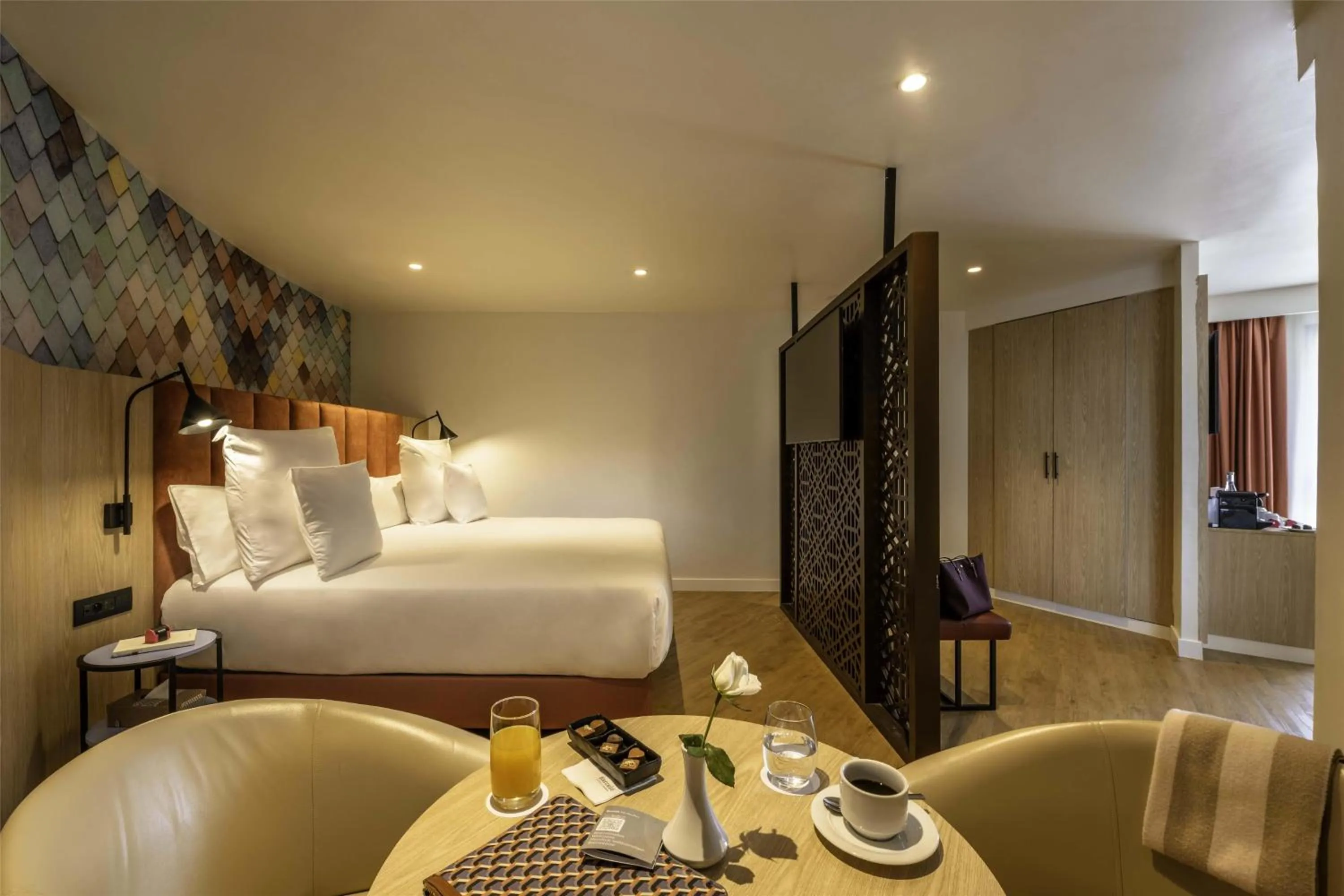 Photo of the whole room, Bed in Barceló Fès Medina