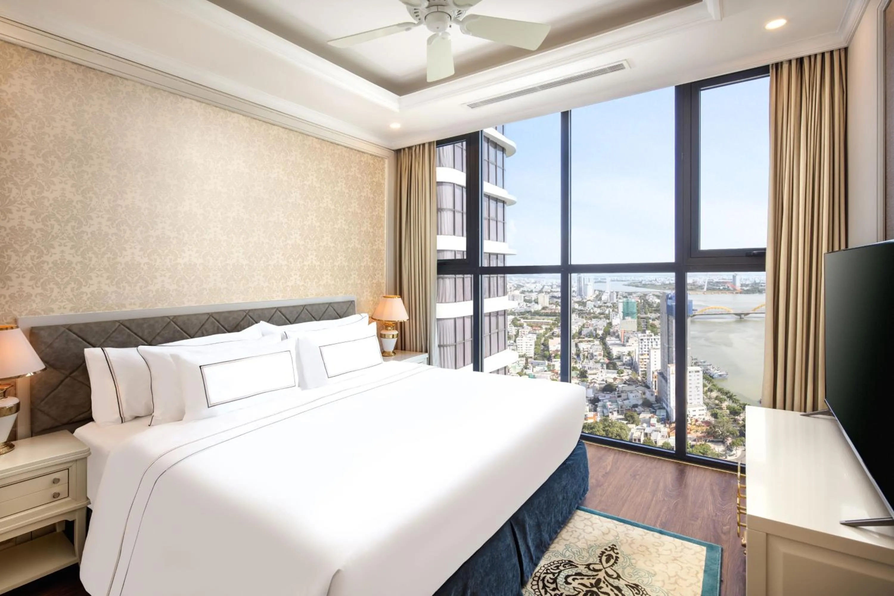 View (from property/room), Bed in Meliá Vinpearl Danang Riverfront