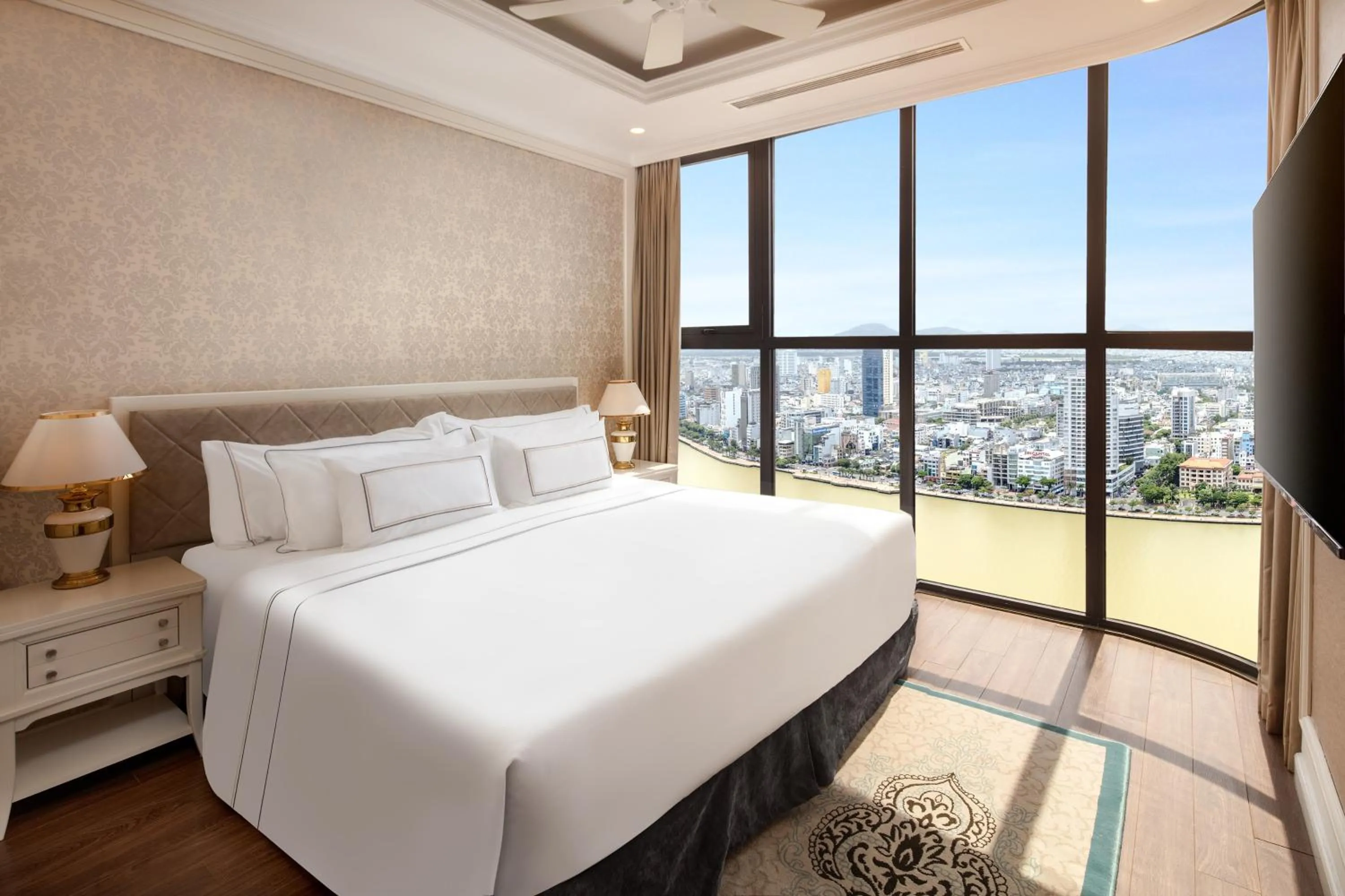 View (from property/room), Bed in Meliá Vinpearl Danang Riverfront