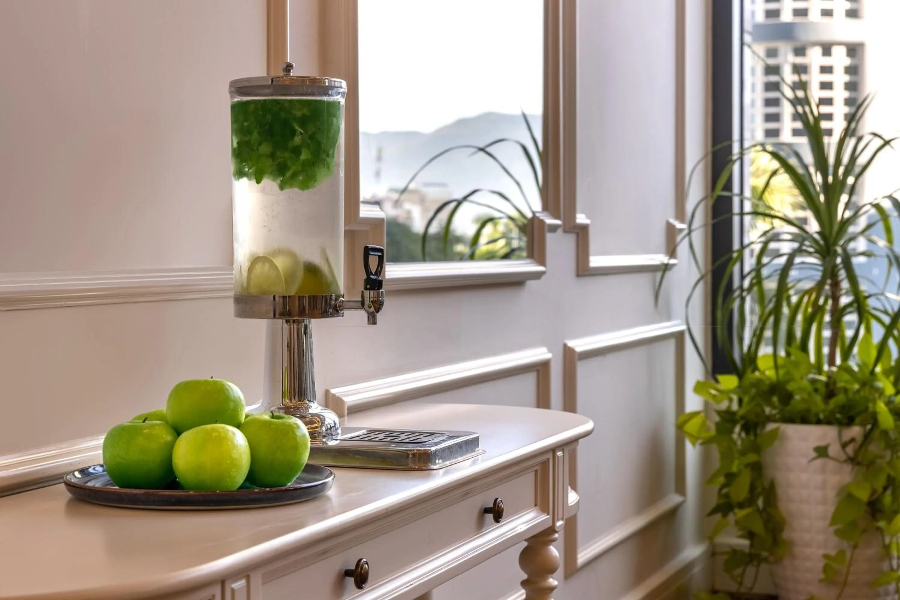 Food and drinks in Meliá Vinpearl Danang Riverfront