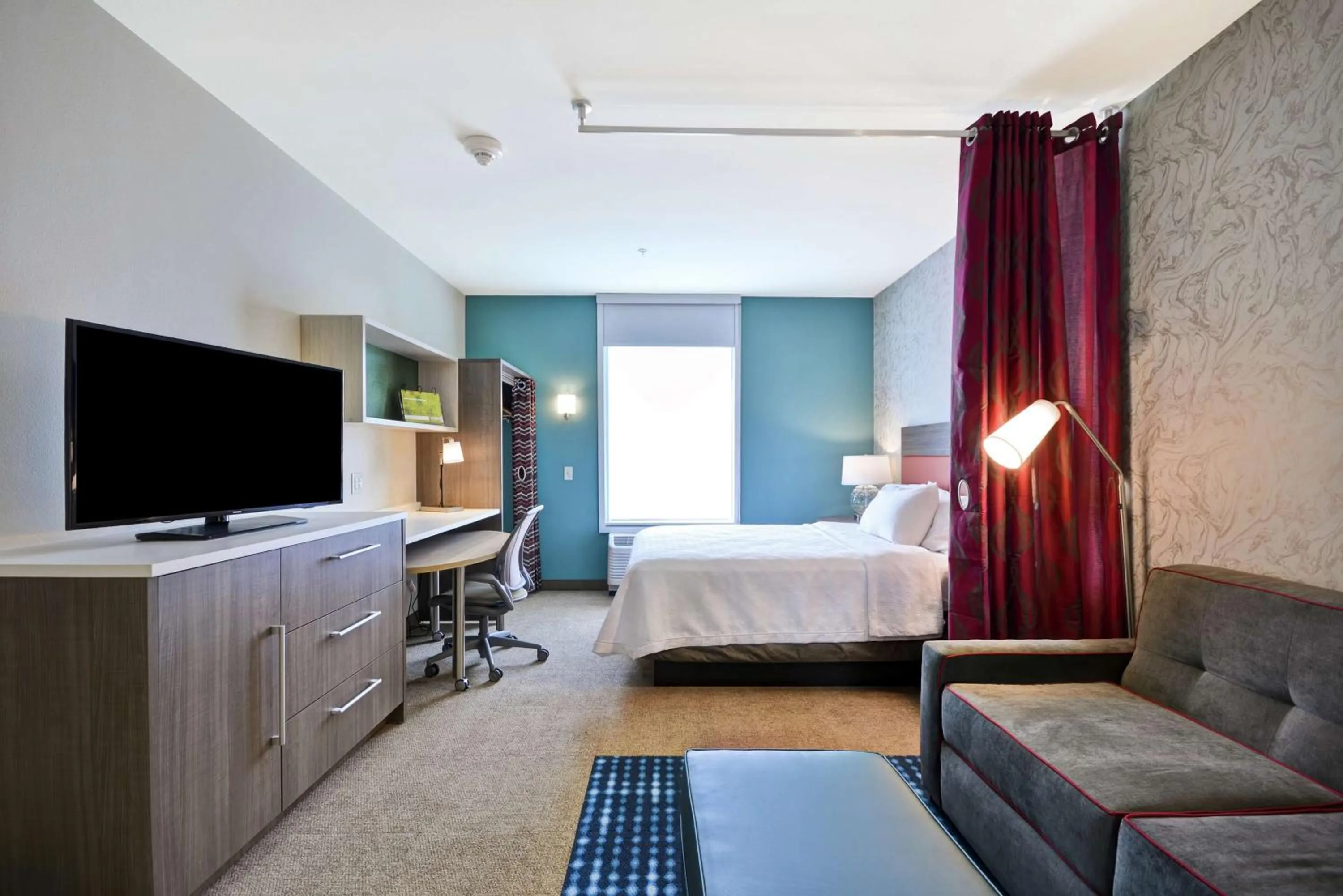 Bedroom, Bed in Home2 Suites By Hilton Plymouth Minneapolis