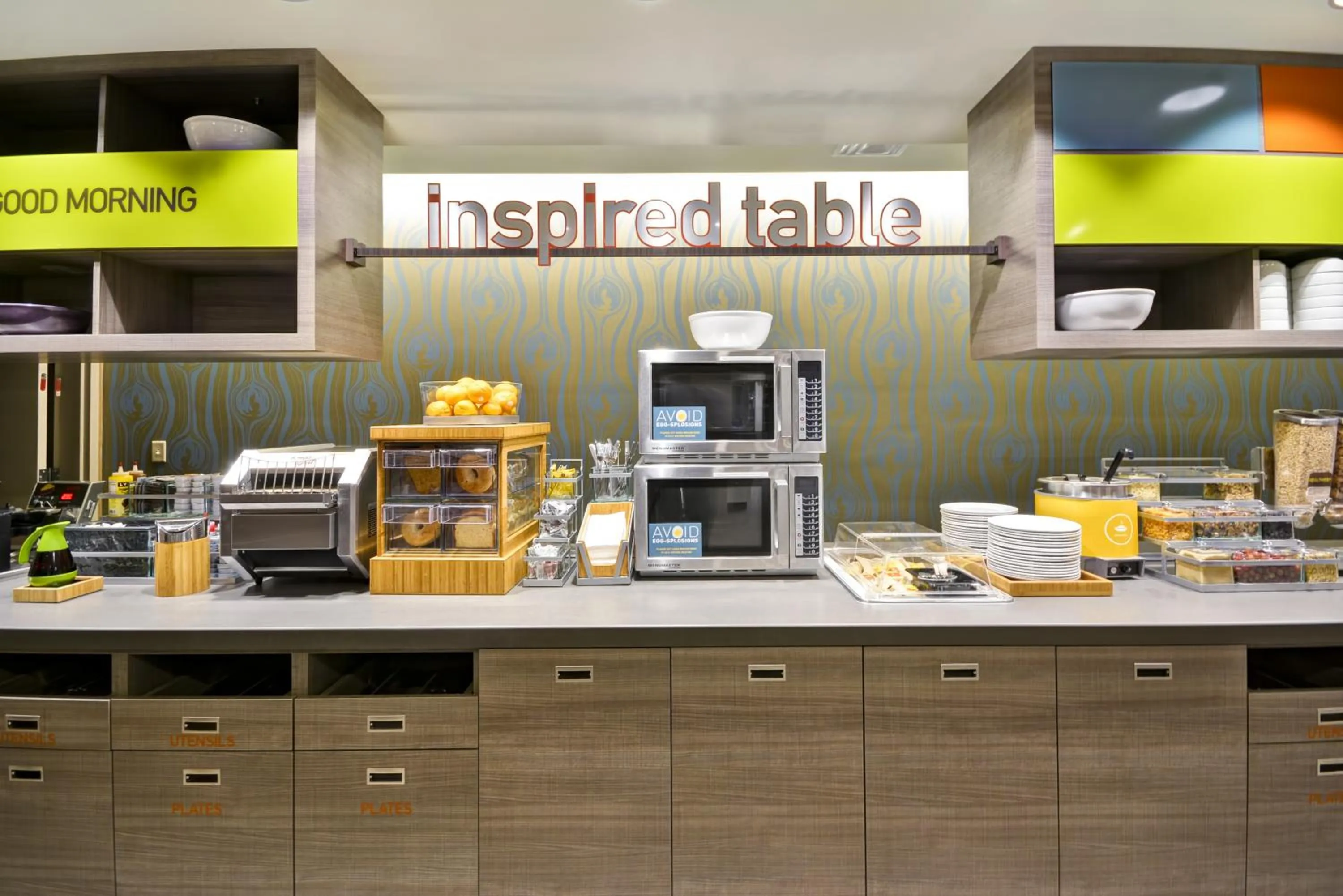 Food and drinks in Home2 Suites By Hilton Plymouth Minneapolis