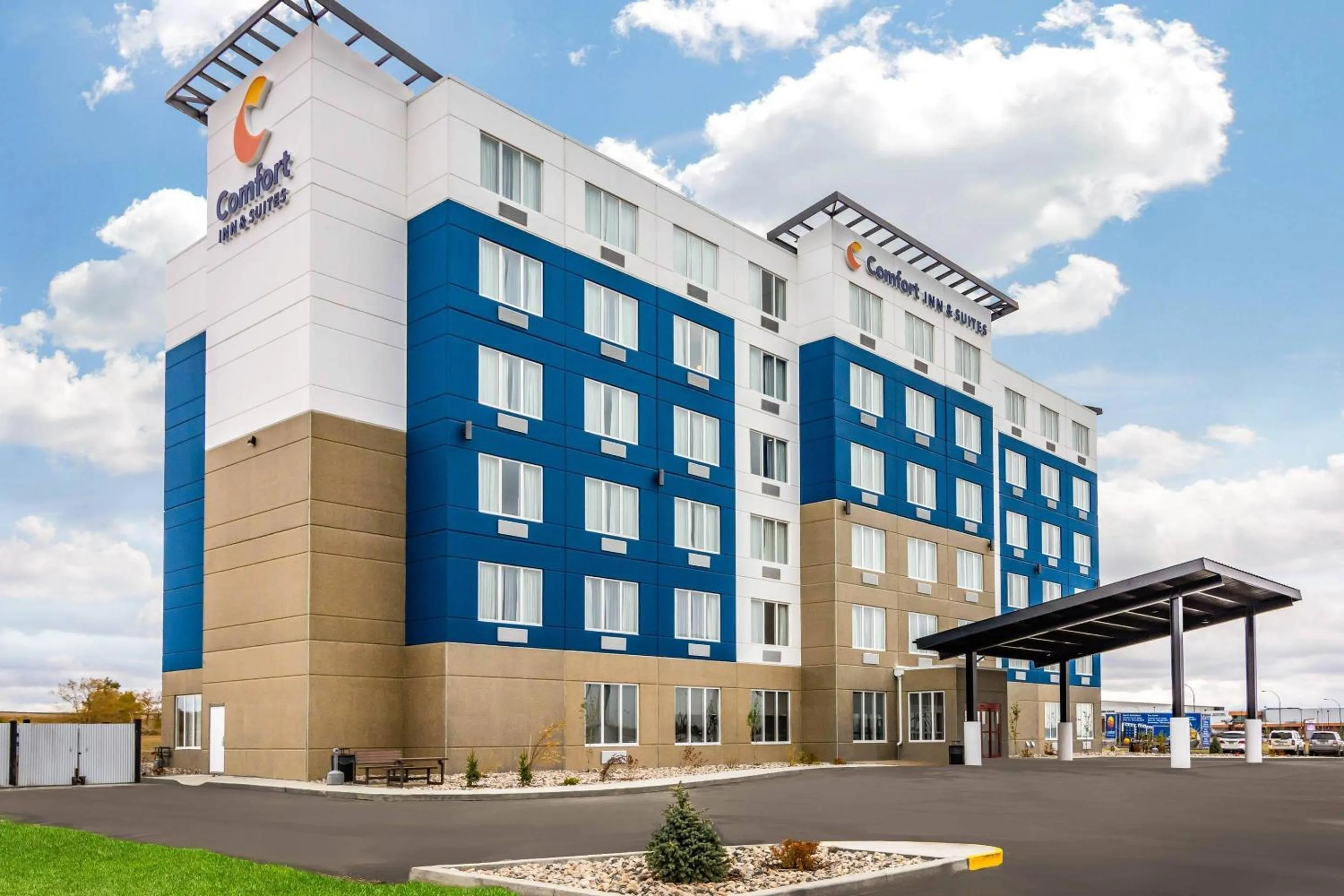 Property building in Comfort Inn & Suites