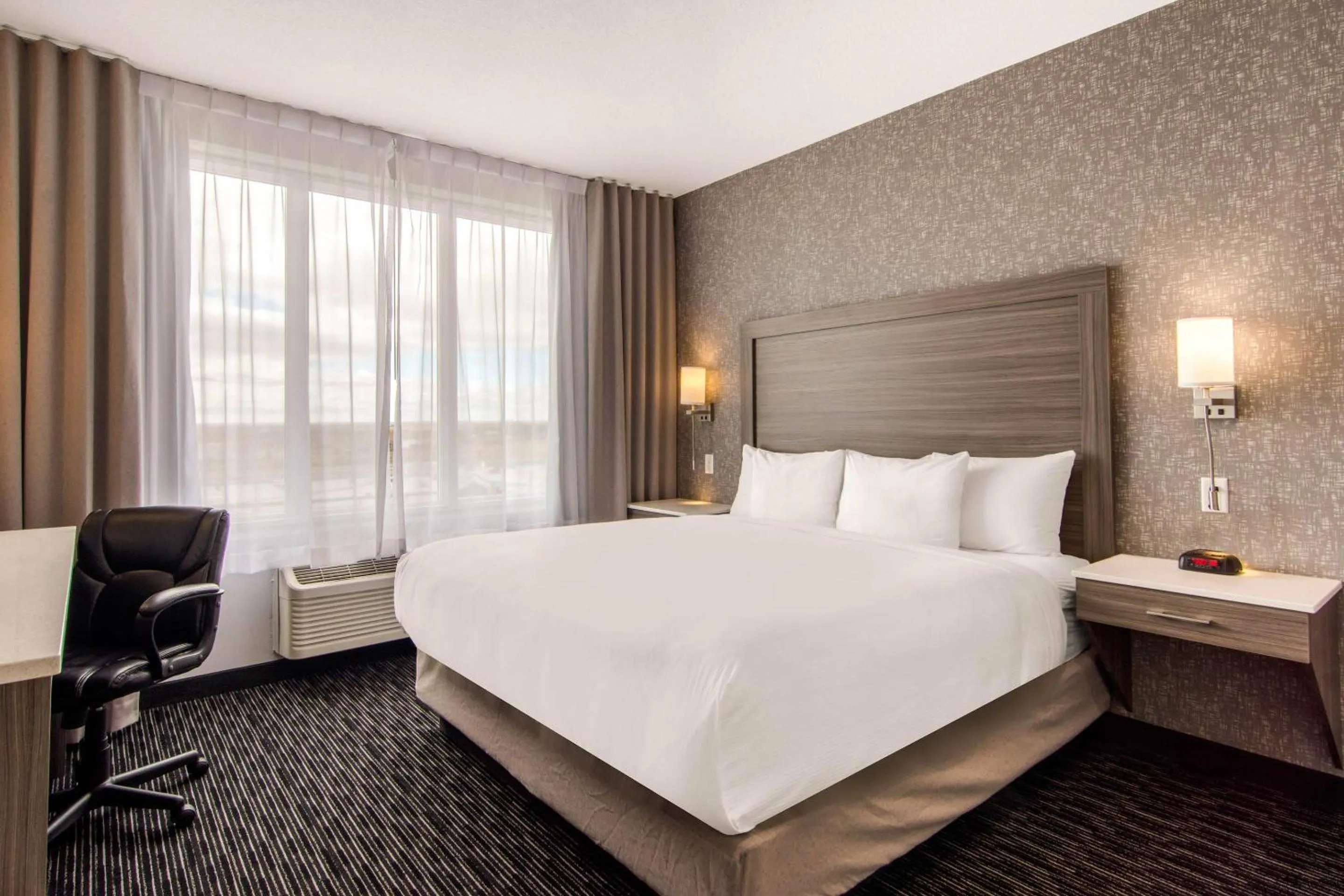 Bedroom in Comfort Inn & Suites