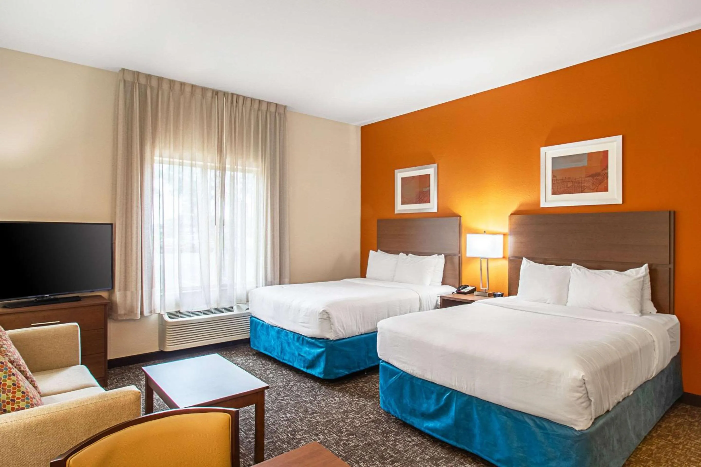 Bedroom, Bed in MainStay Suites Madison - Monona