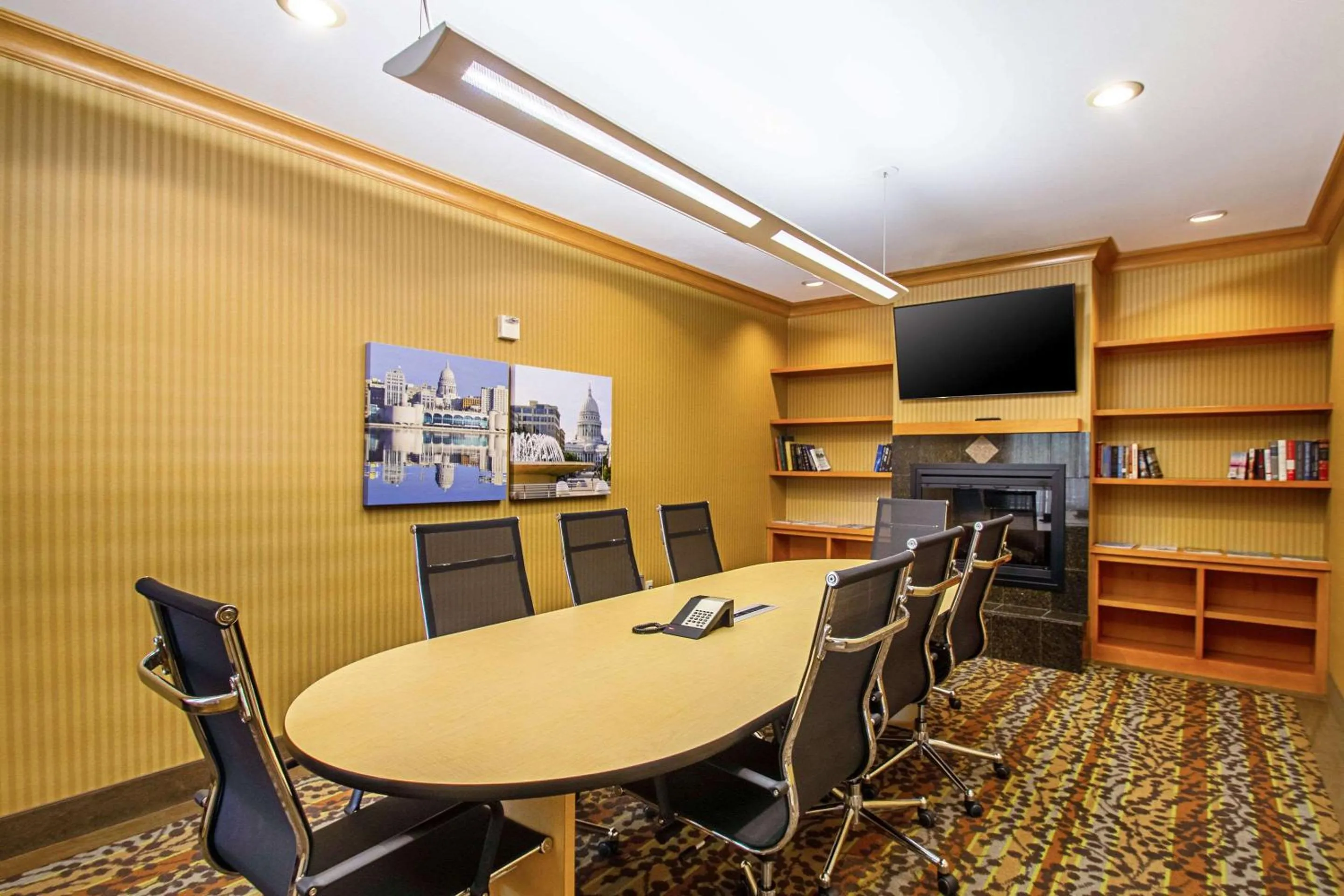 Meeting/conference room in MainStay Suites Madison - Monona