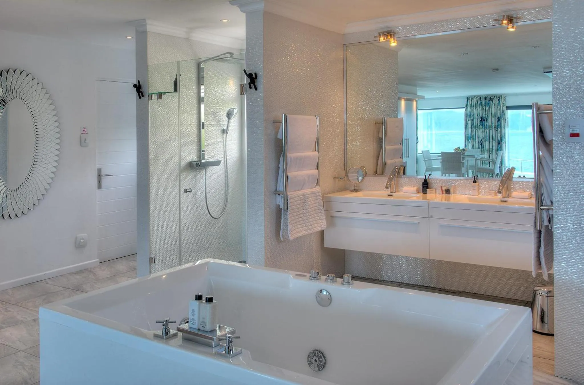 Shower in Sea Star Cliff