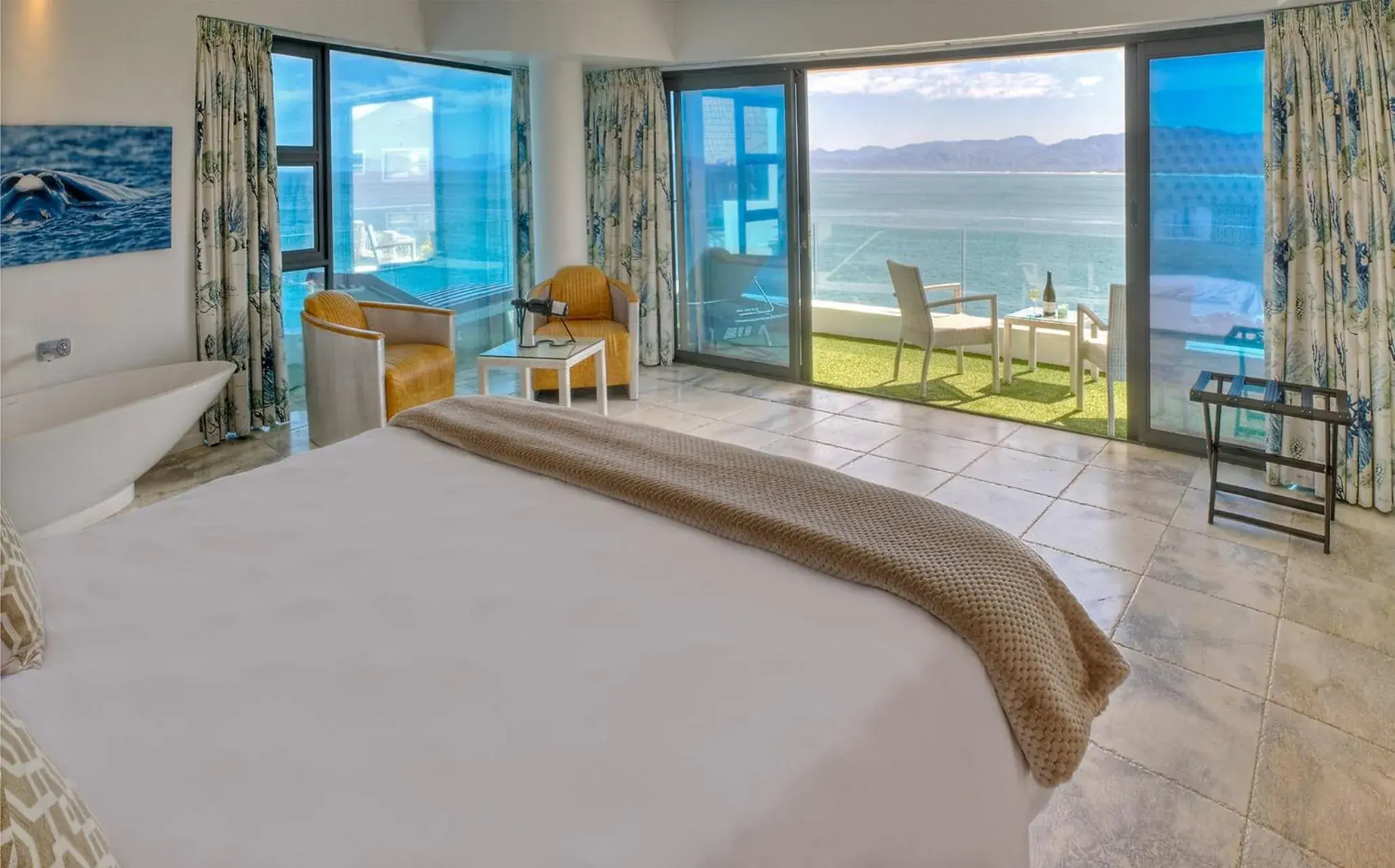 Luxury Double Room with Balcony in Sea Star Cliff Luxury Double Room with Balcony in Sea Star Cliff
