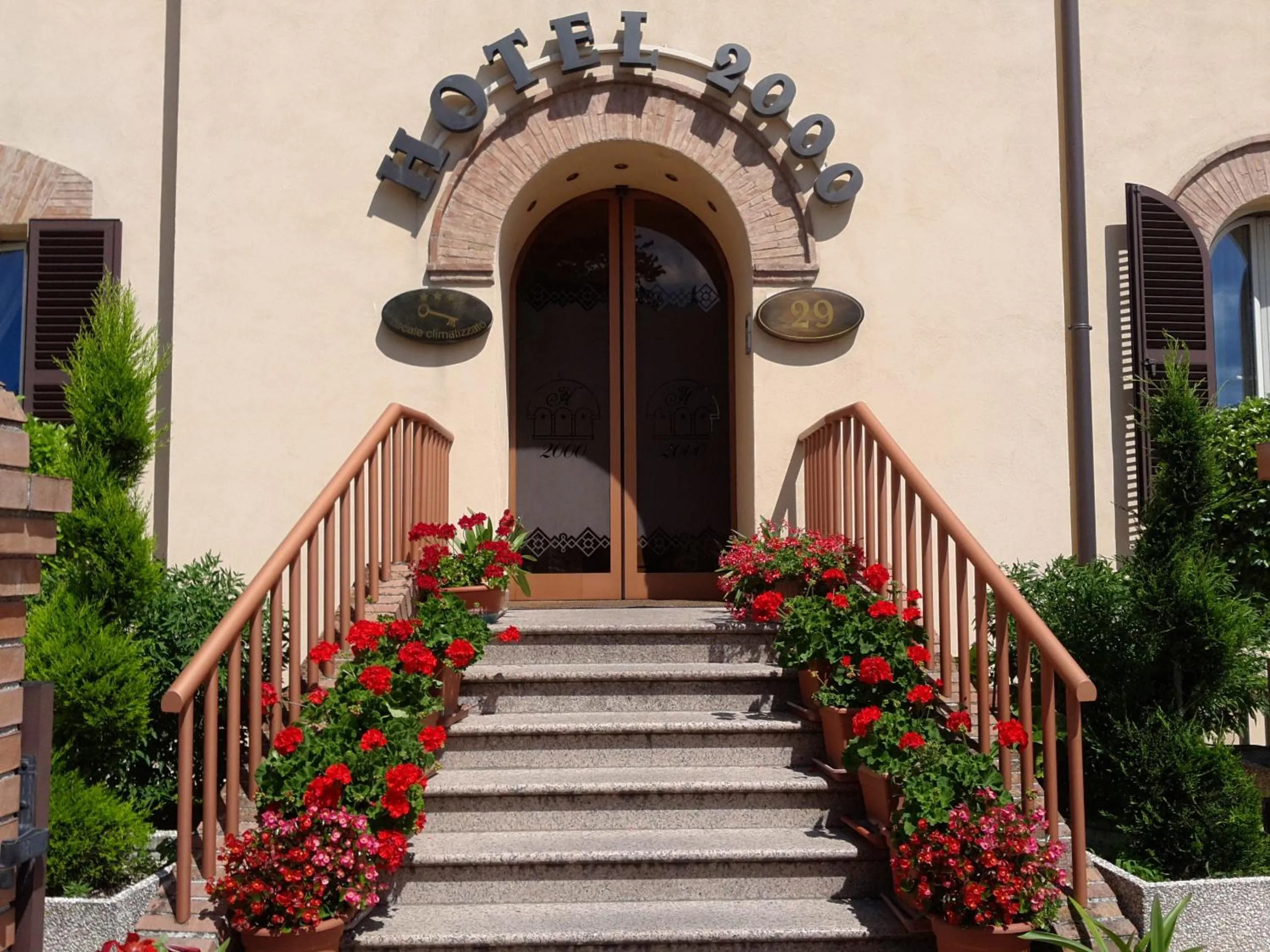 Facade/entrance in Hotel 2000