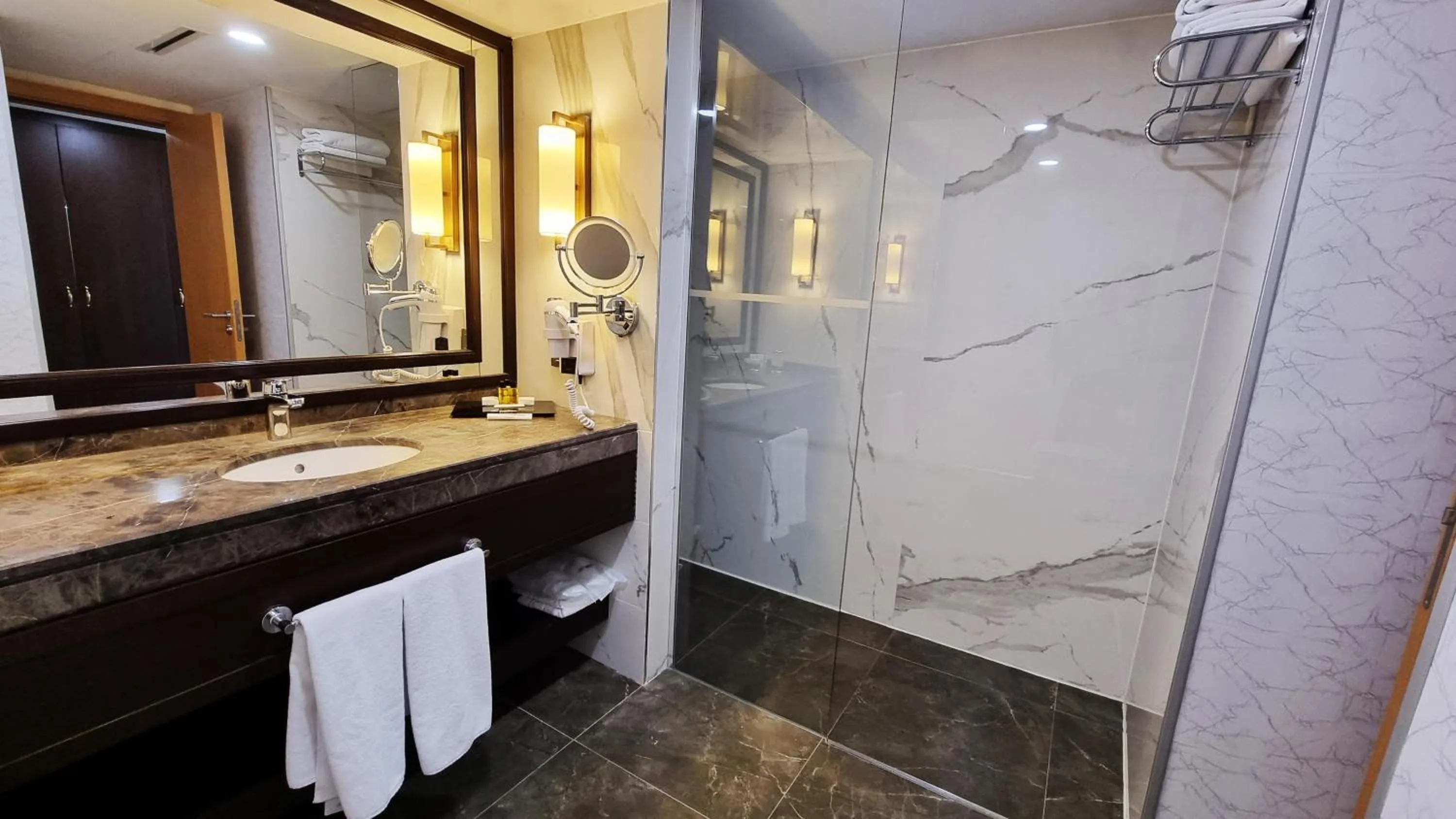 Shower in Port Bosphorus Hotel