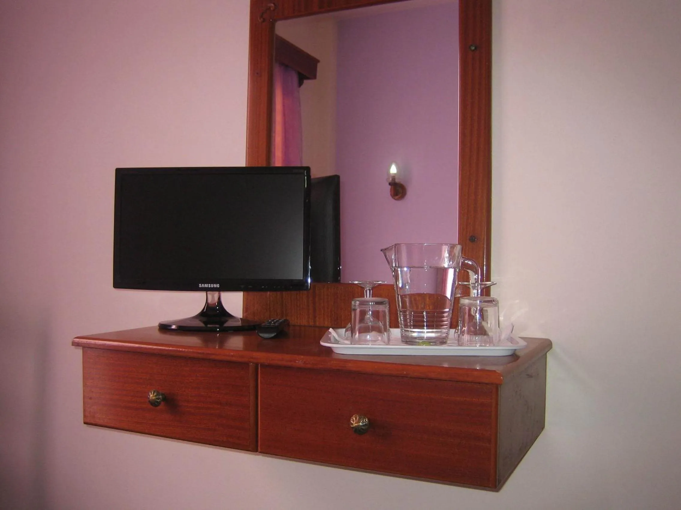 TV and multimedia in Onisillos Hotel