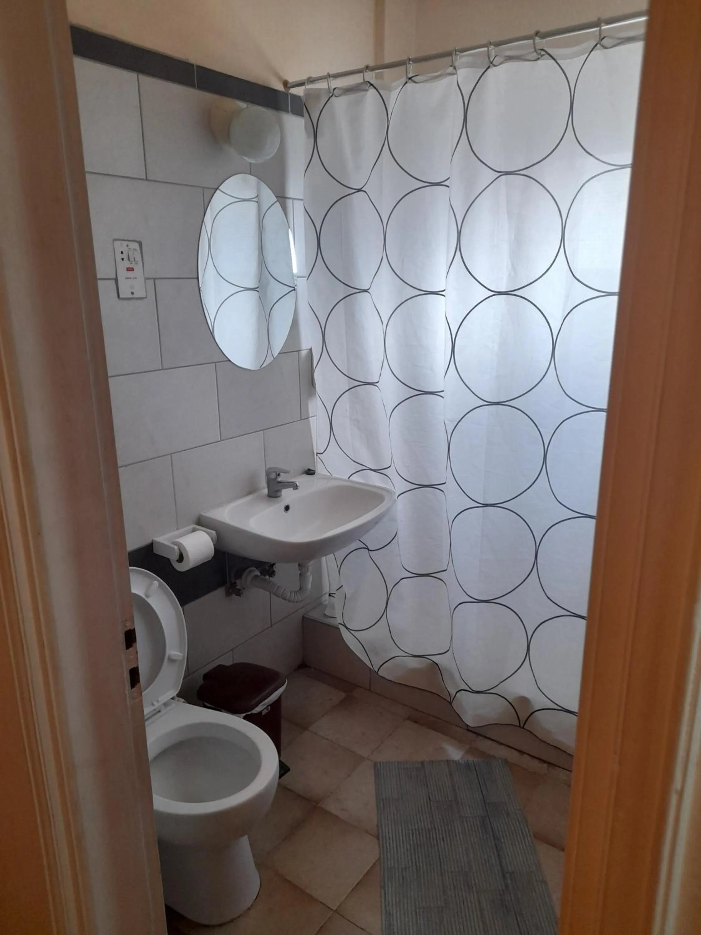 Bathroom in Onisillos Hotel