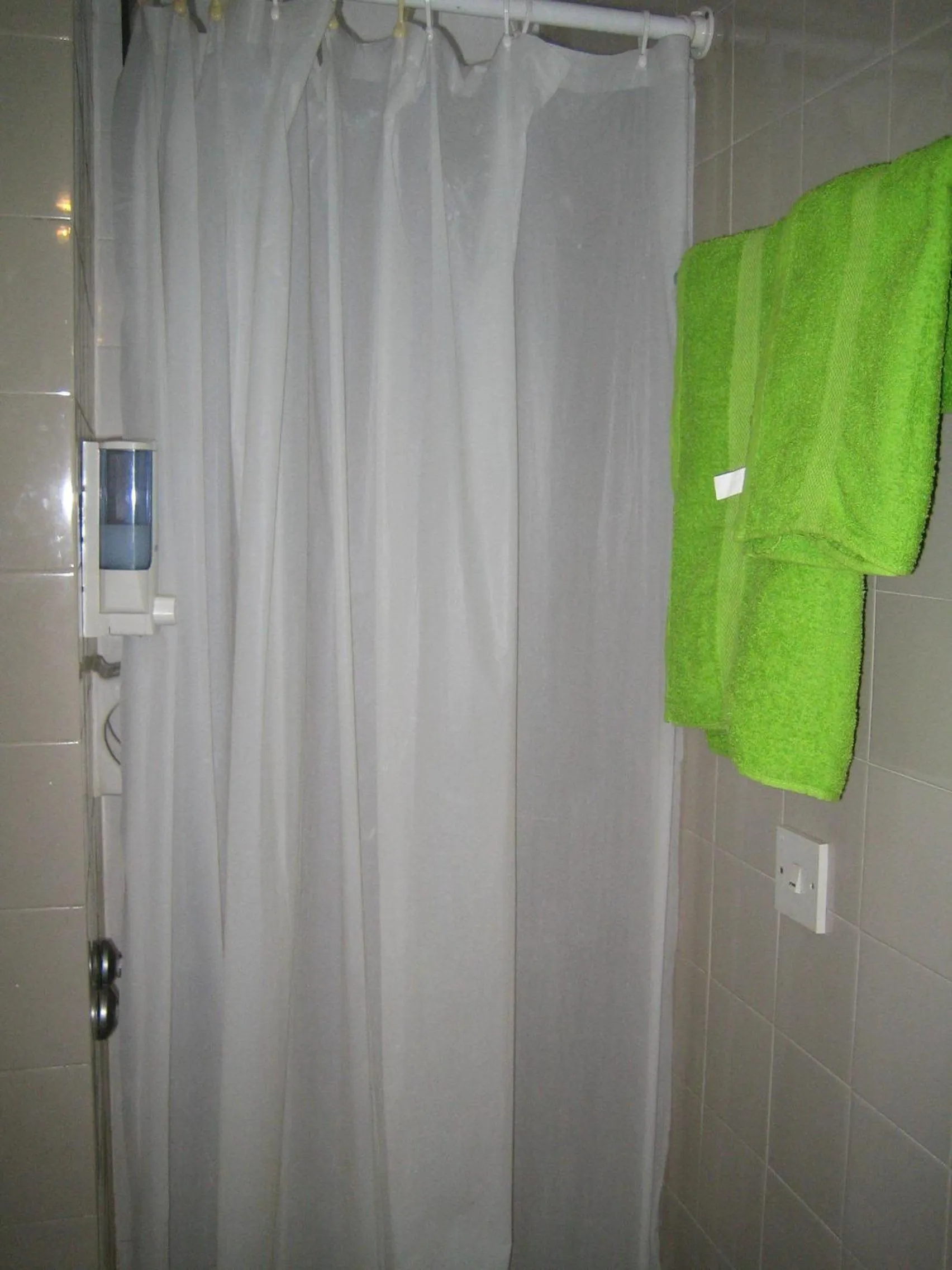 Bathroom in Onisillos Hotel