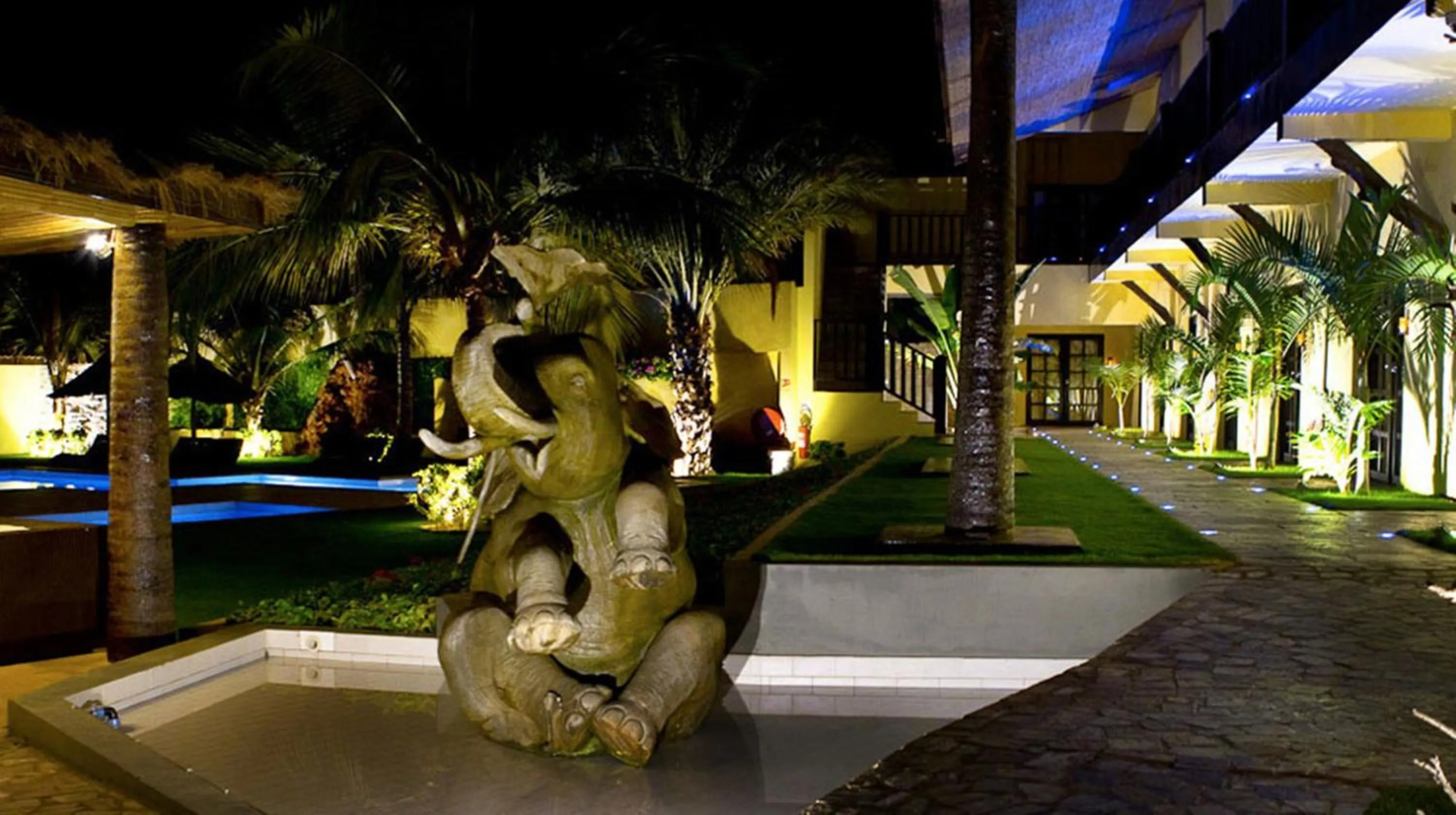 Night in The Rhino Resort Hotel & Spa
