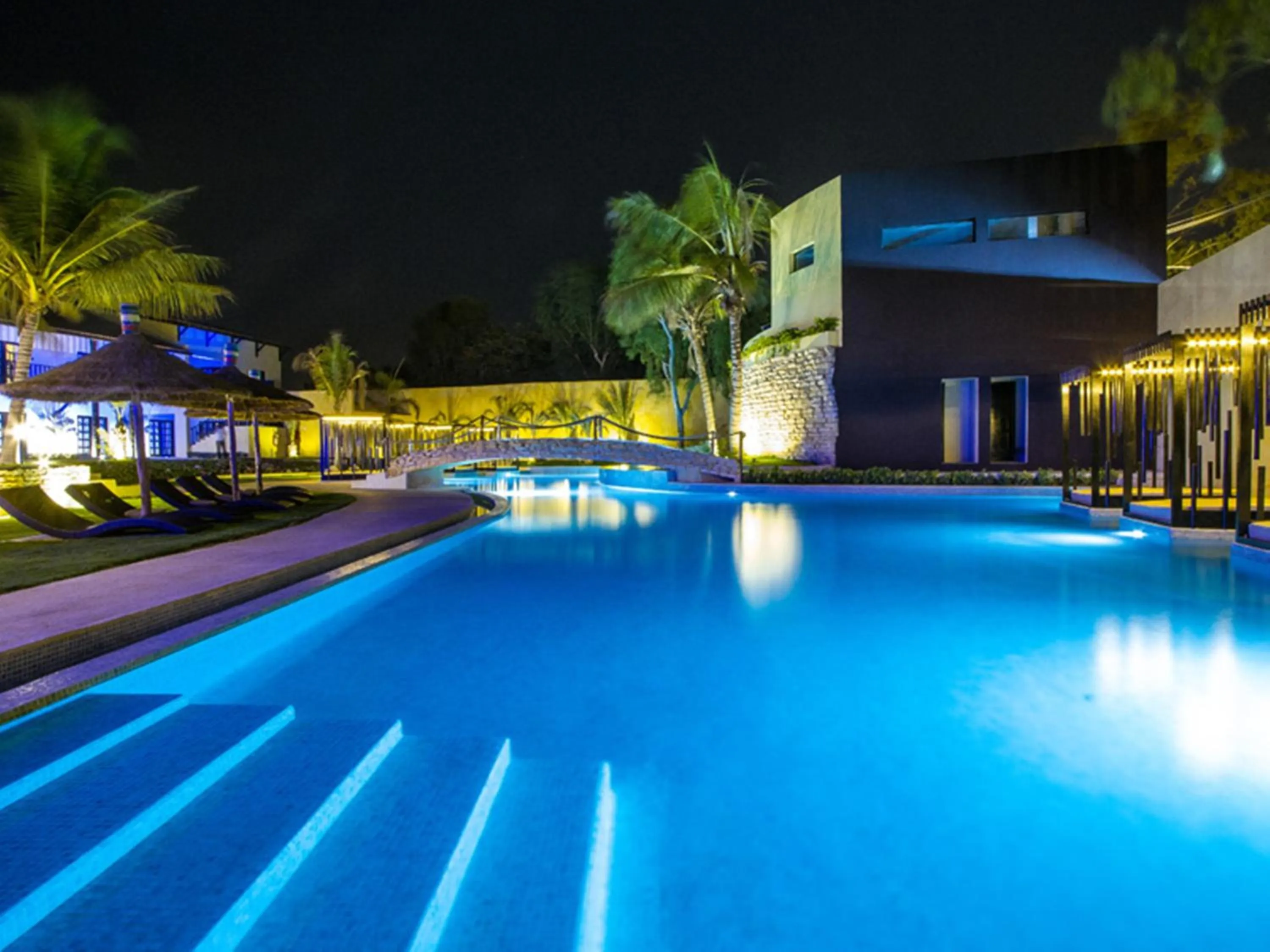 Night in The Rhino Resort Hotel & Spa