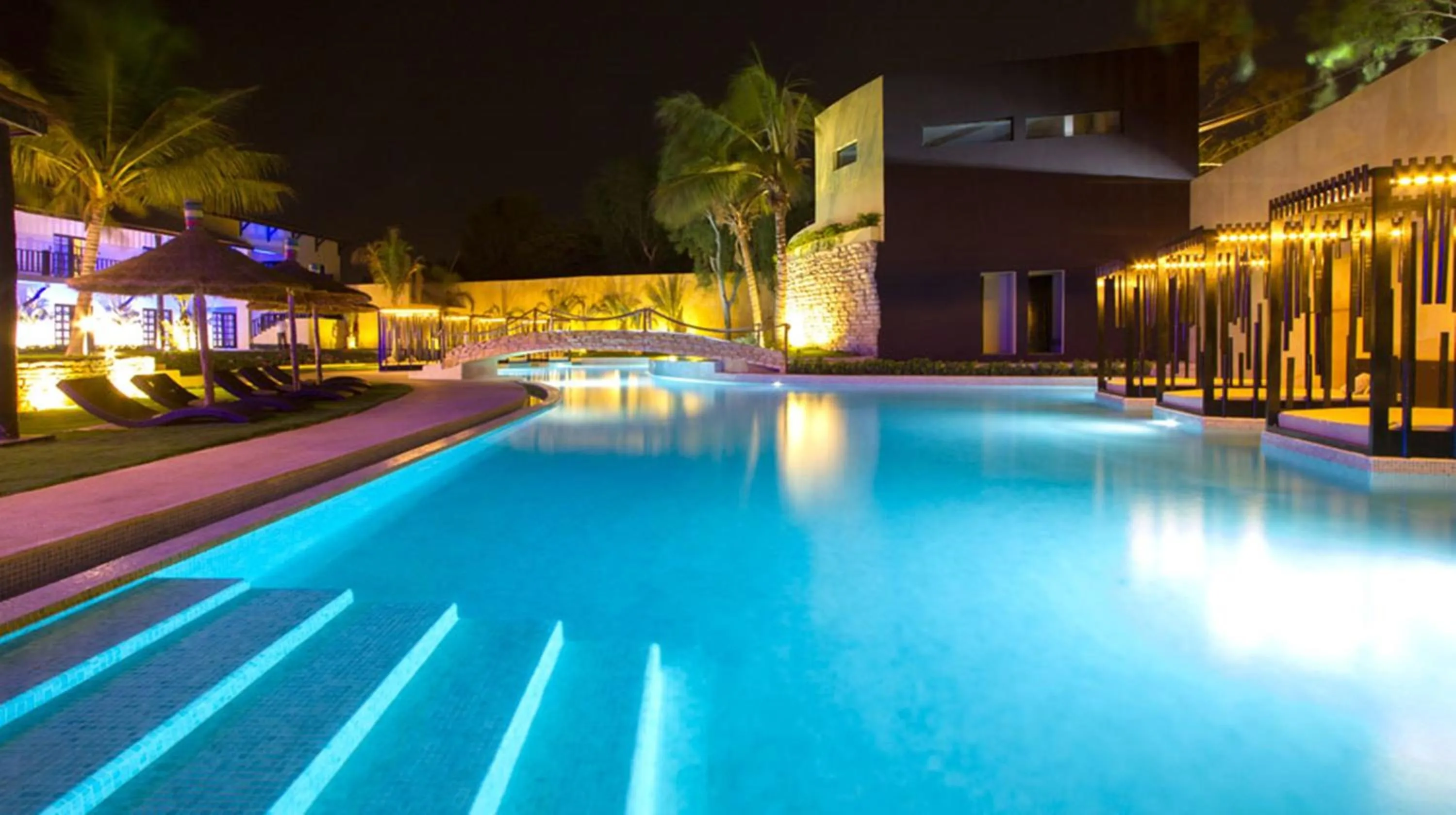 Night in The Rhino Resort Hotel & Spa