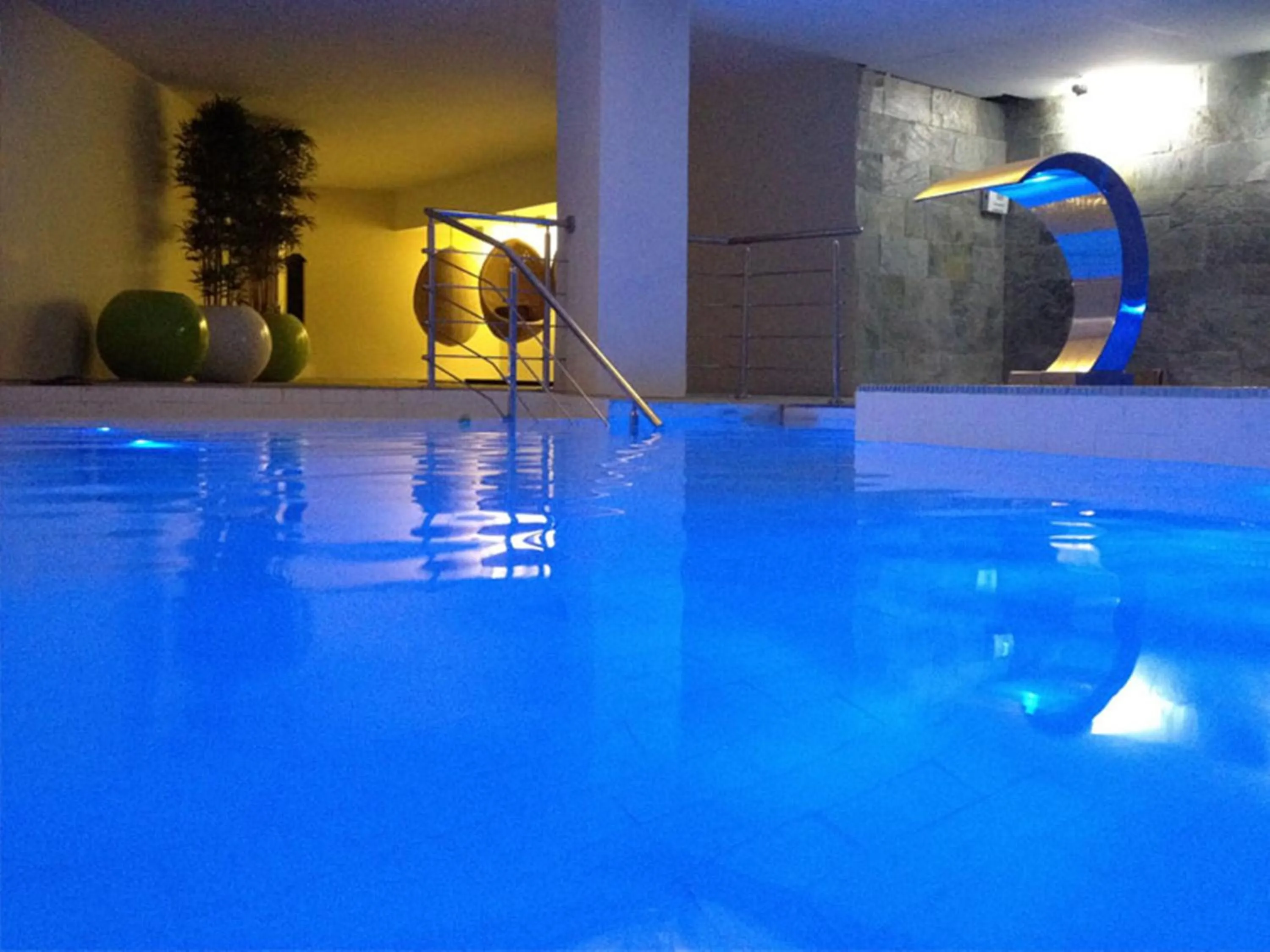 Hot Tub in The Rhino Resort Hotel & Spa