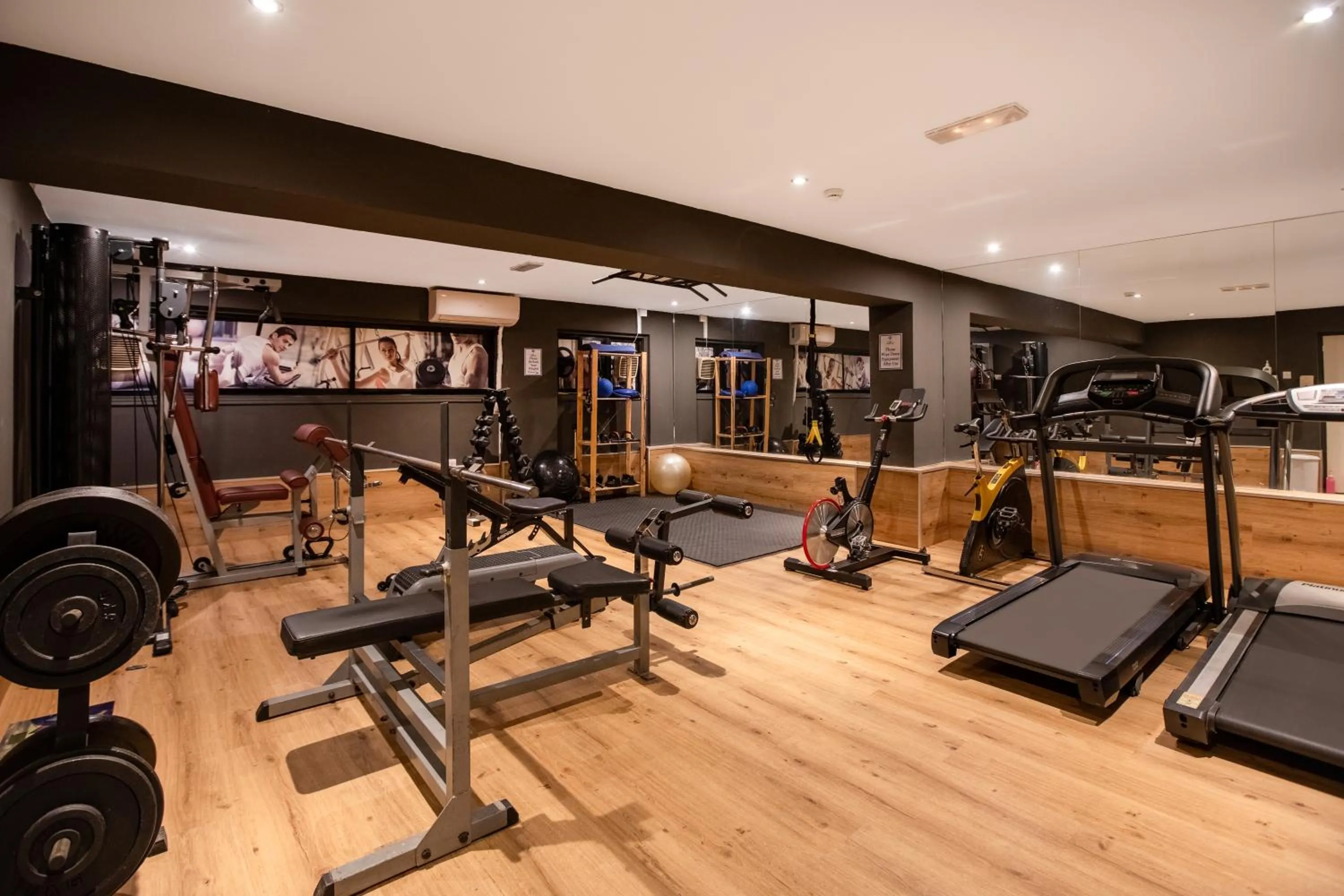 Fitness centre/facilities in Achilleos City Hotel