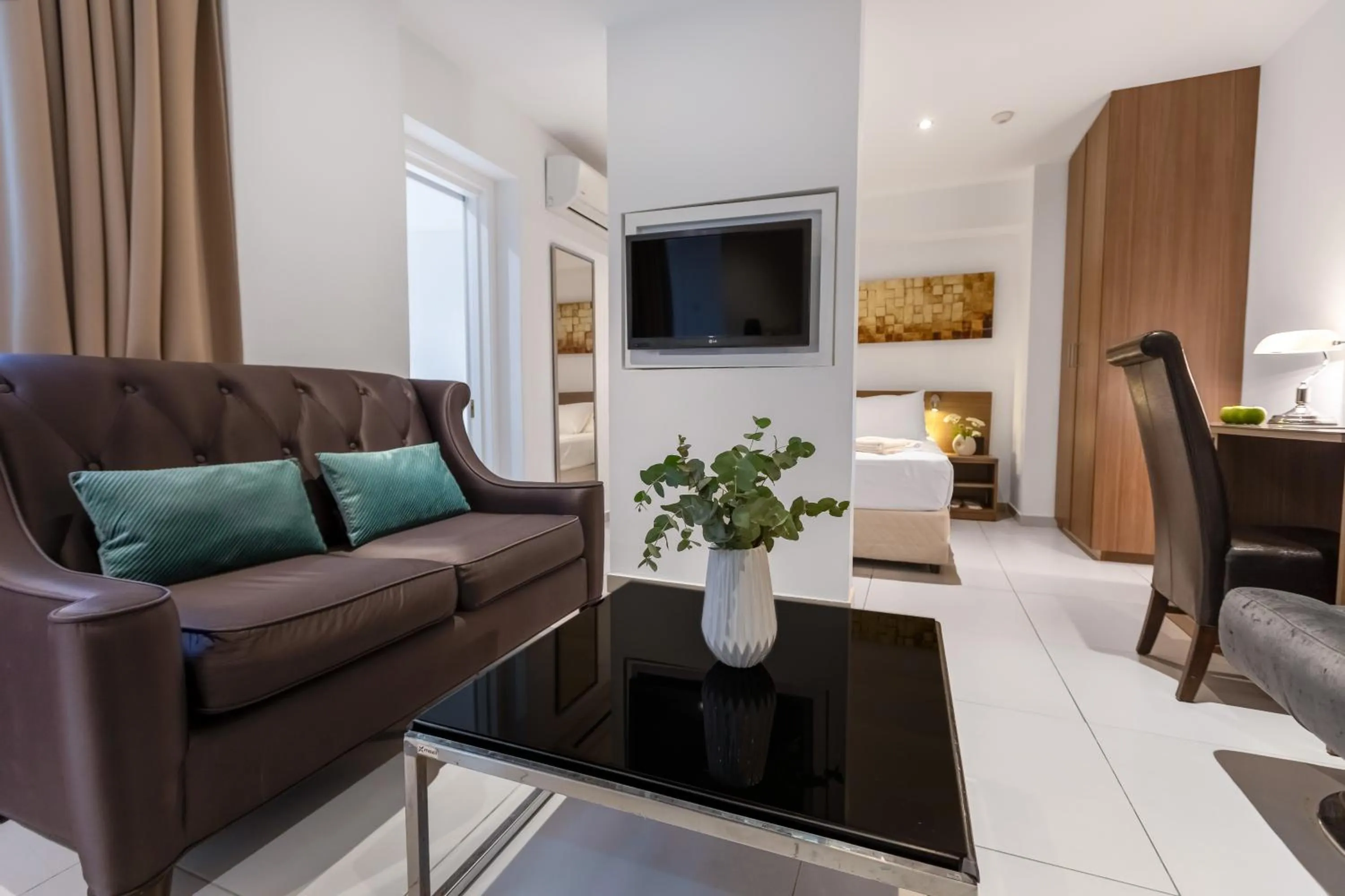 TV and multimedia in Achilleos City Hotel