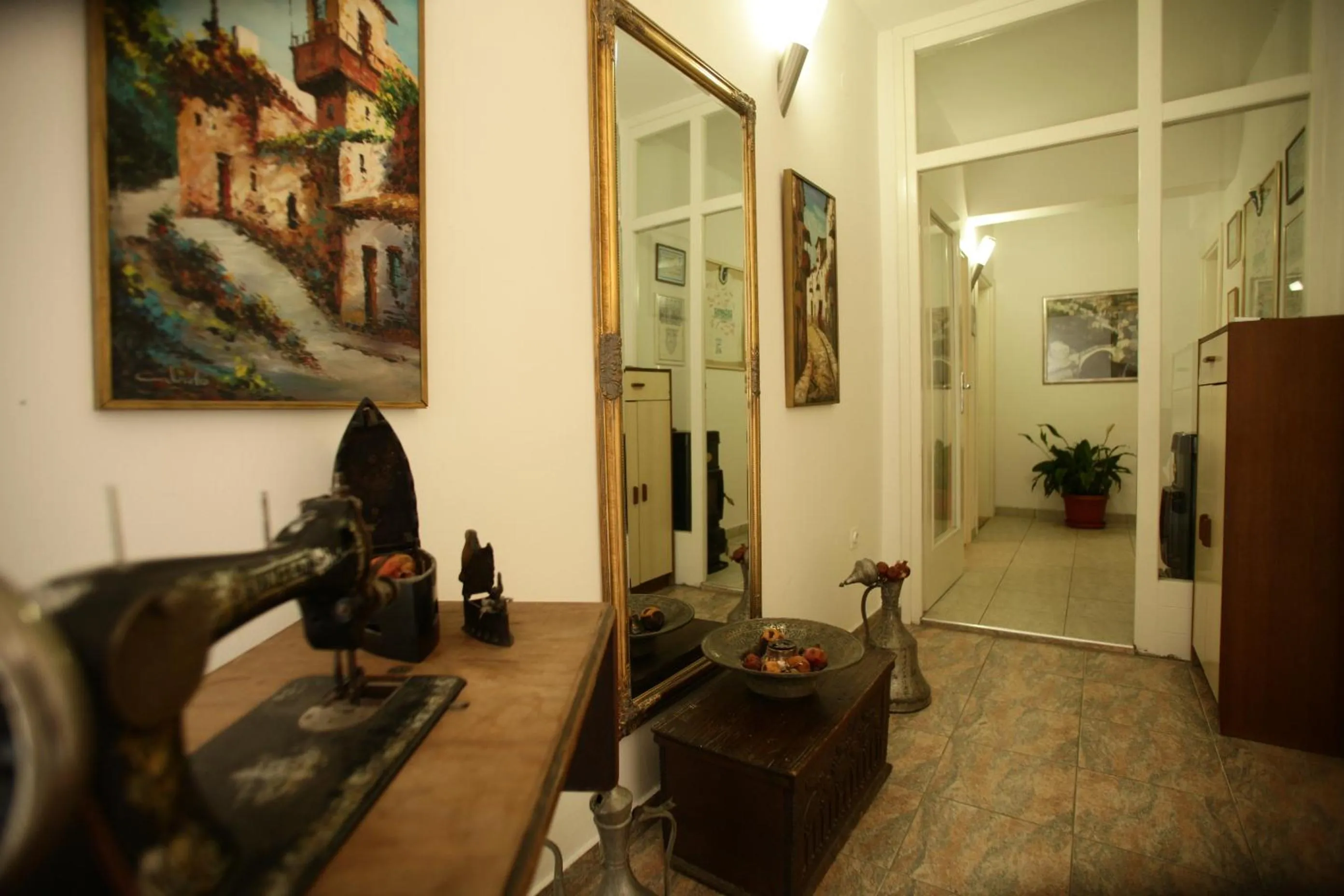 Decorative detail in Pansion Rose