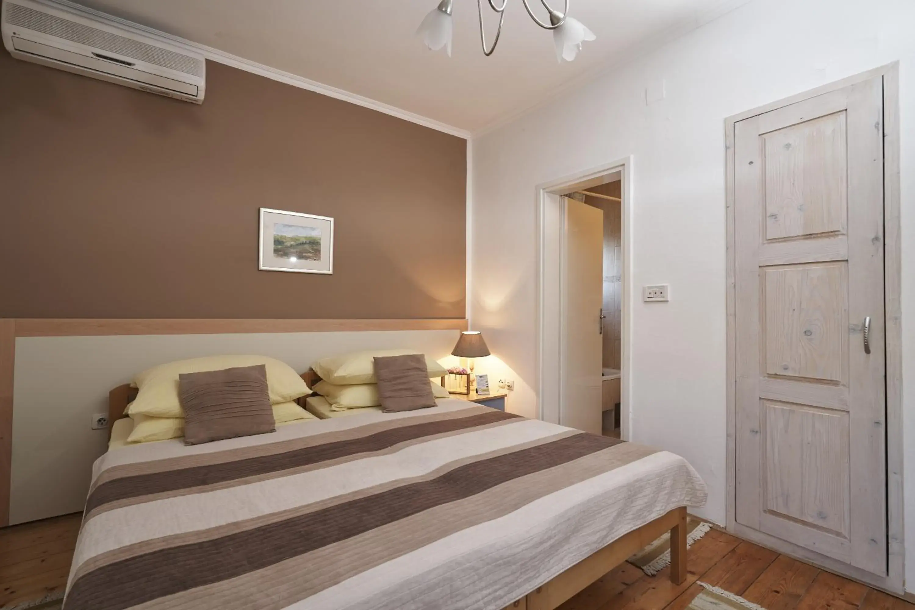 Double or Twin Room in Pansion Rose Double or Twin Room in Pansion Rose