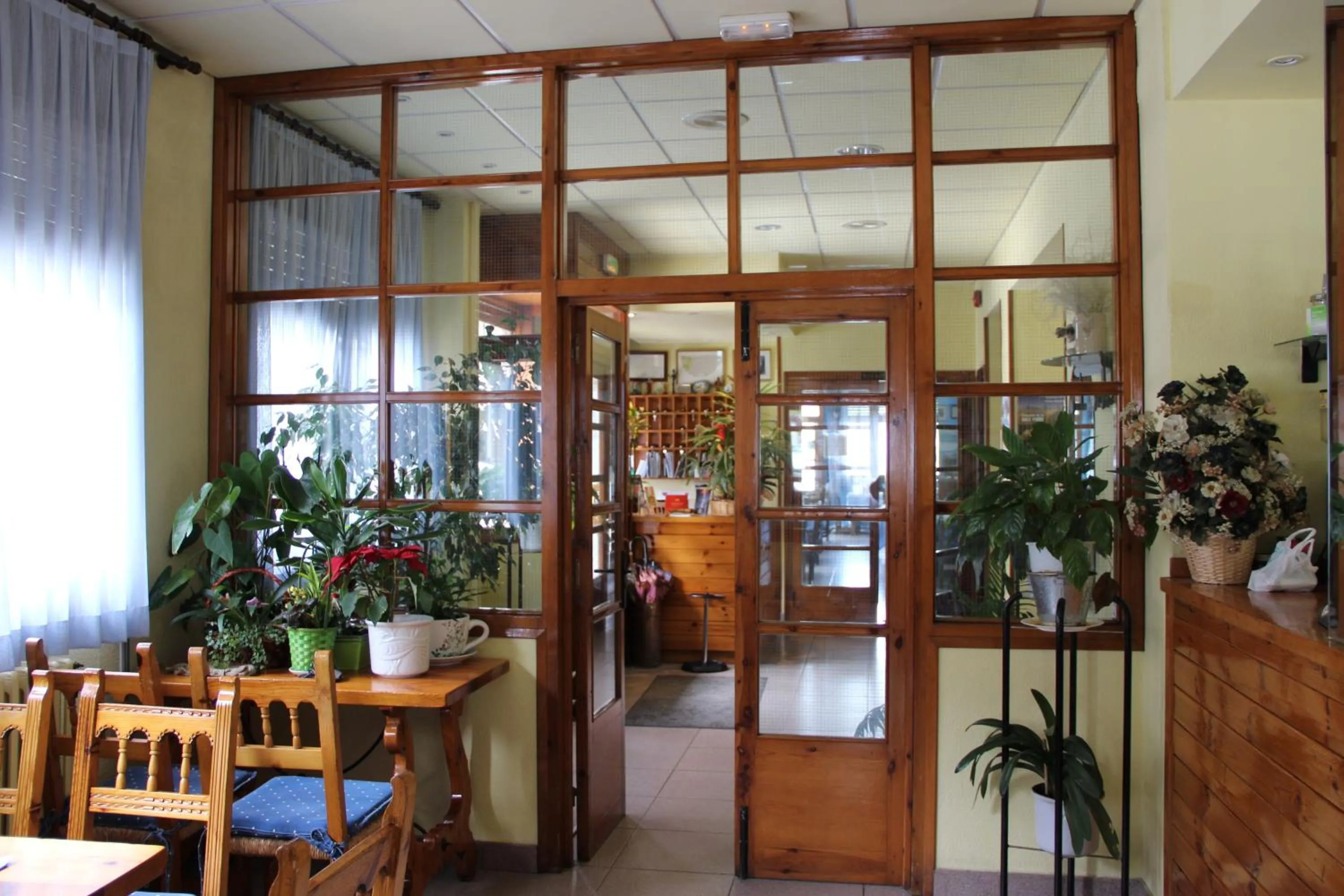 Restaurant/places to eat in Hotel Garona