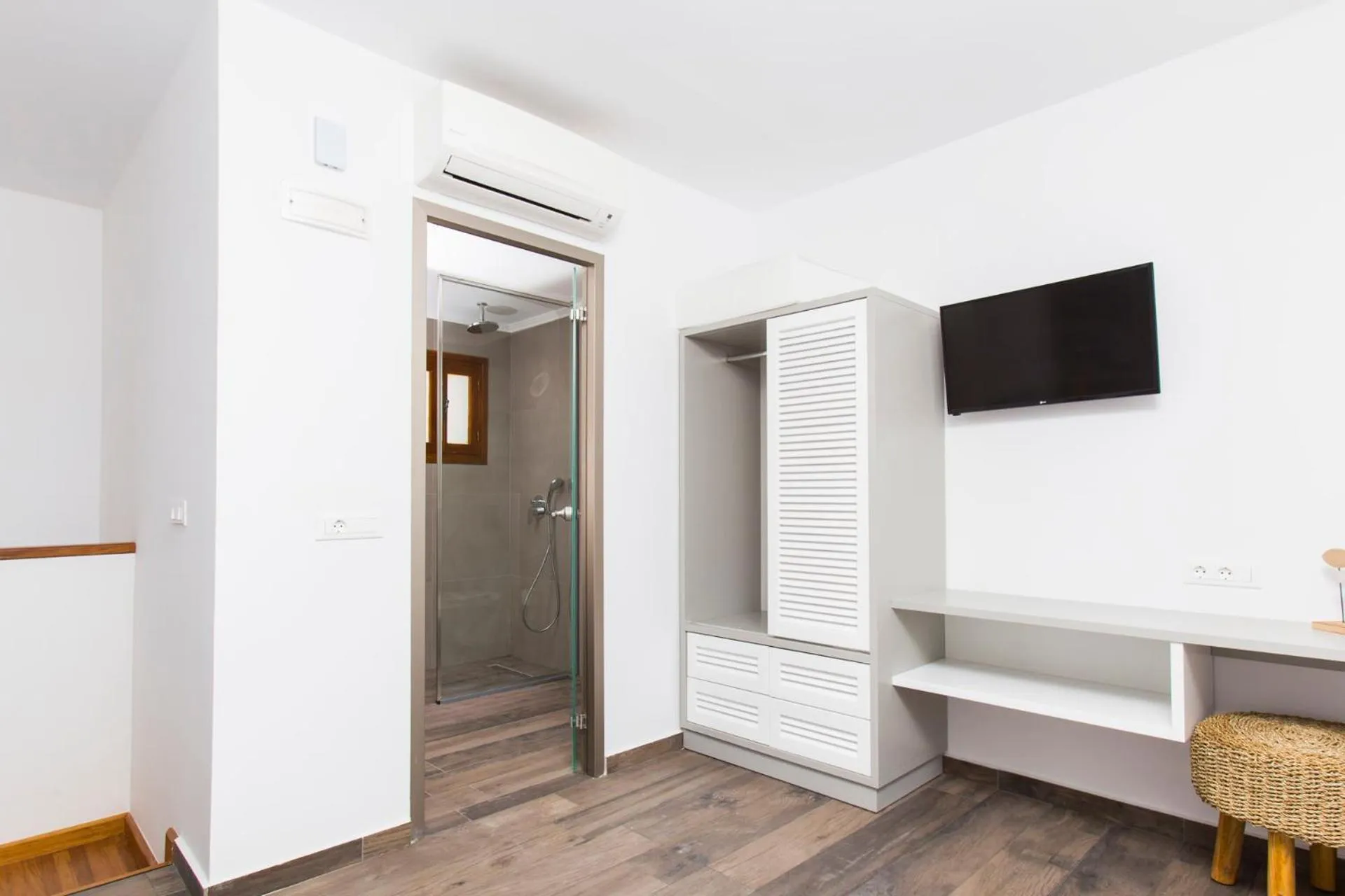 TV and multimedia in Lindos Del Mar Suites - Adults Only