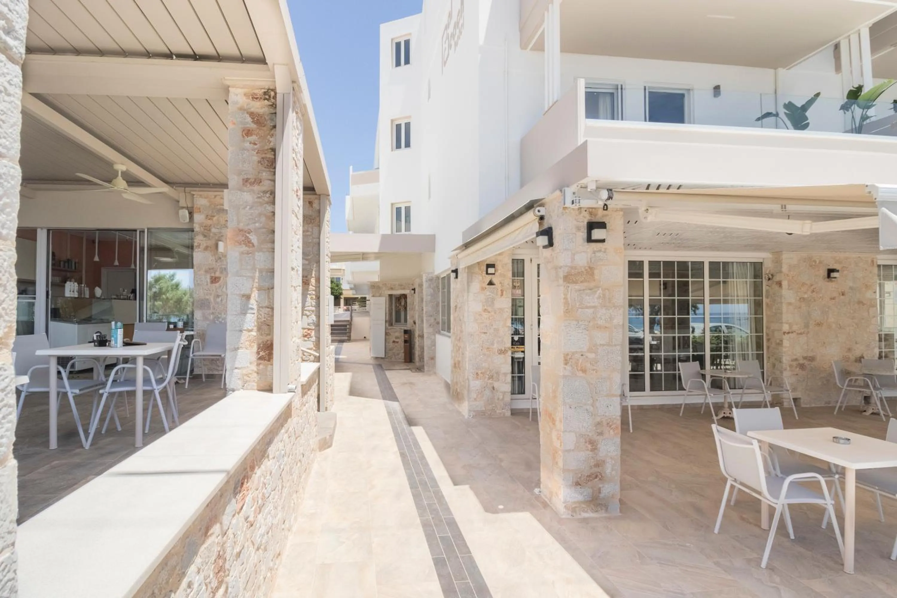 Property building in Pal Beach