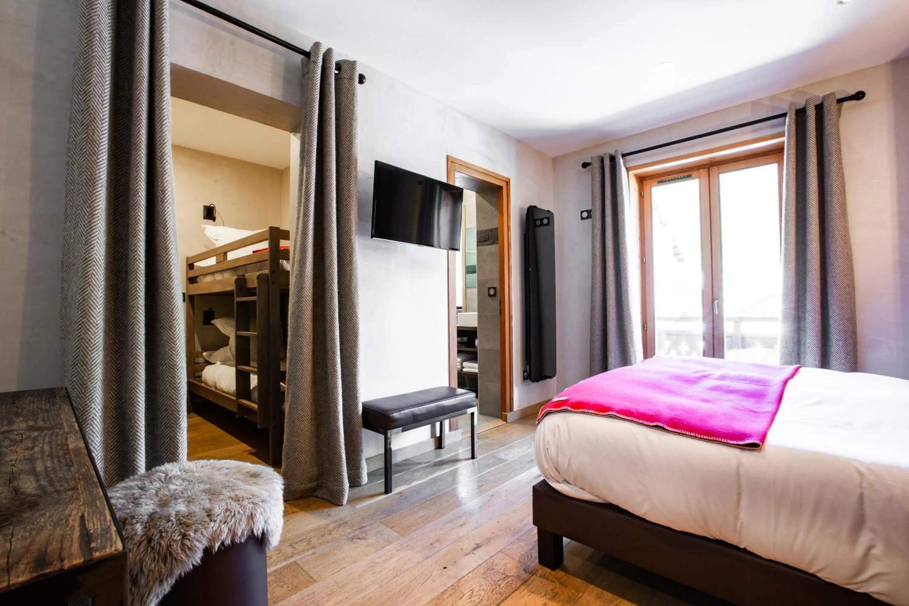 Bedroom, Bed in Bellevue