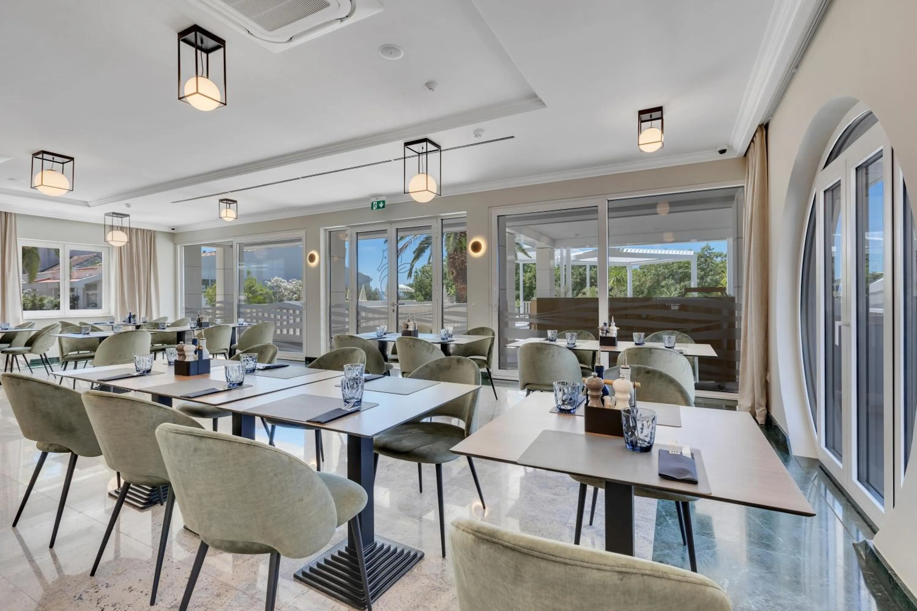 Restaurant/places to eat in Hotel Laurentum