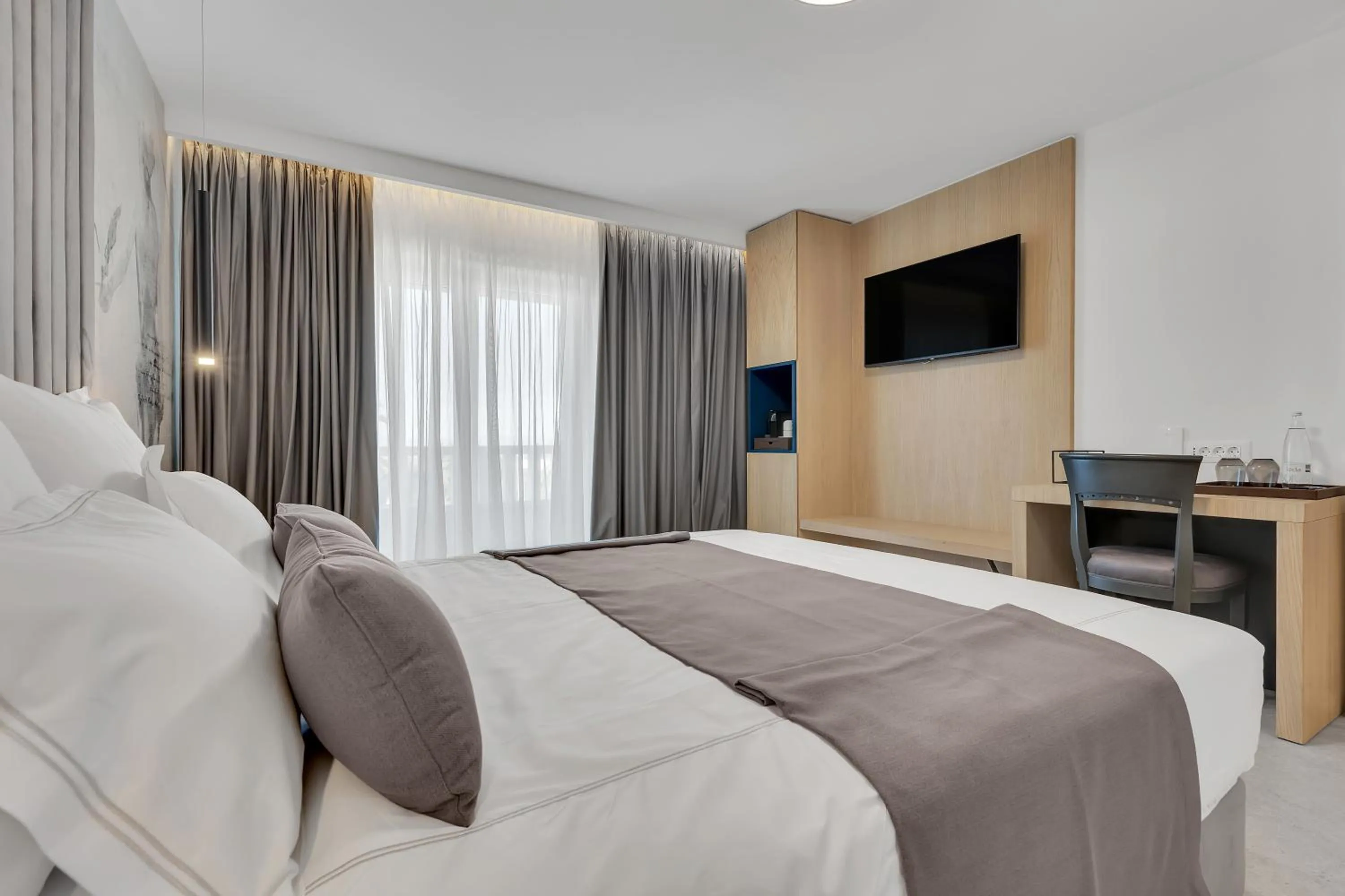 TV and multimedia, Bed in Hotel Laurentum