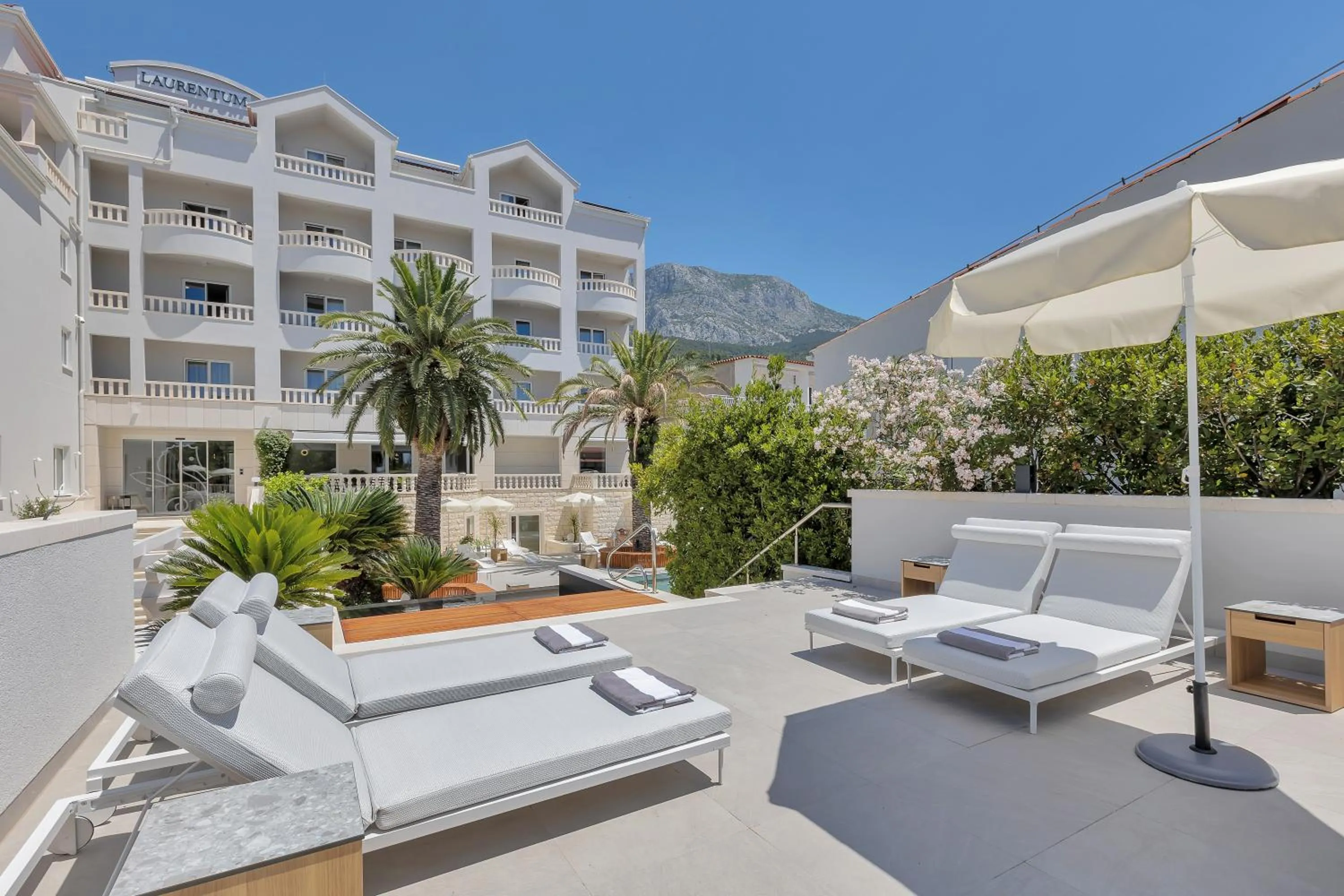 Pool view in Hotel Laurentum