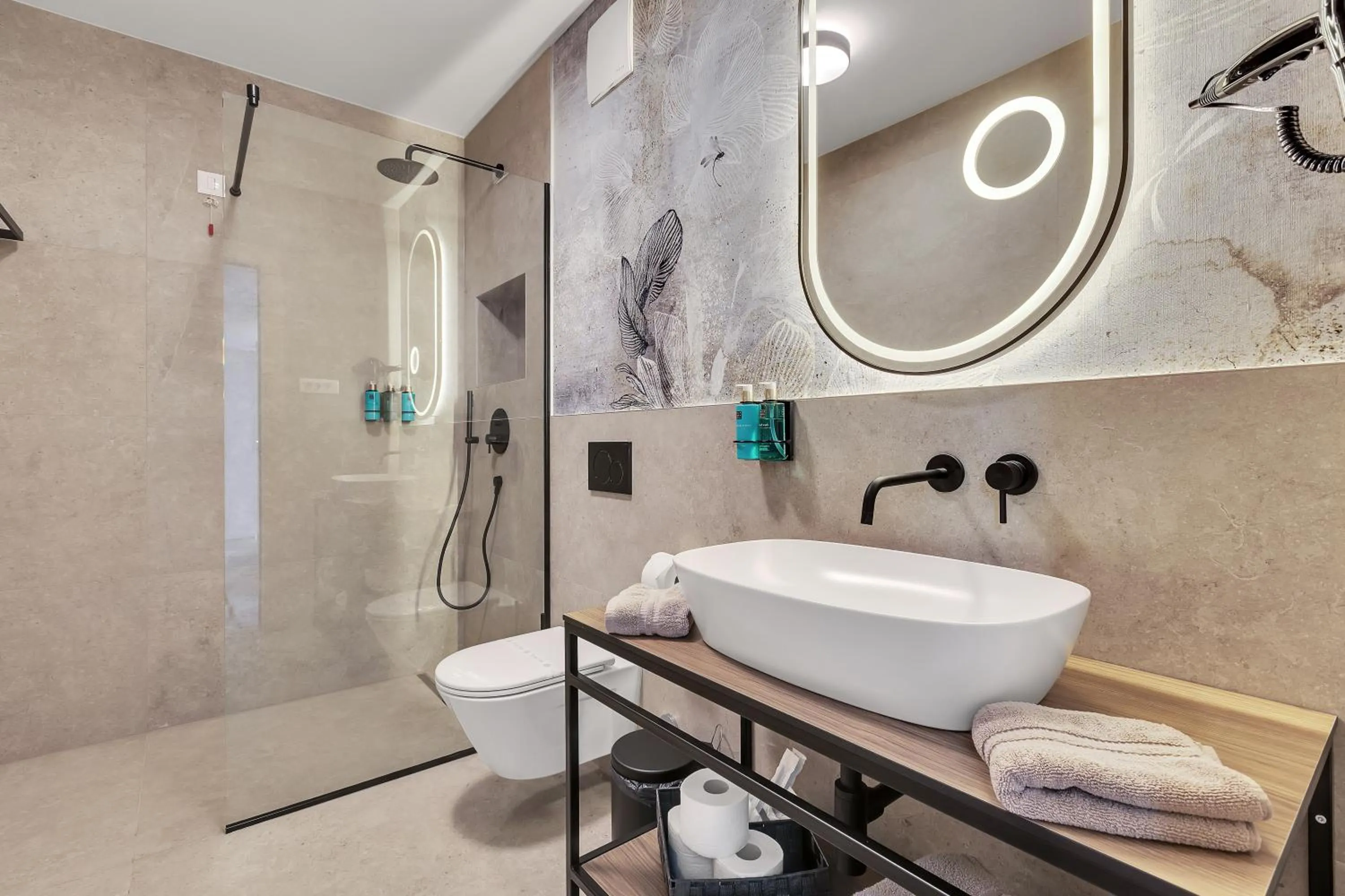 Shower in Hotel Laurentum