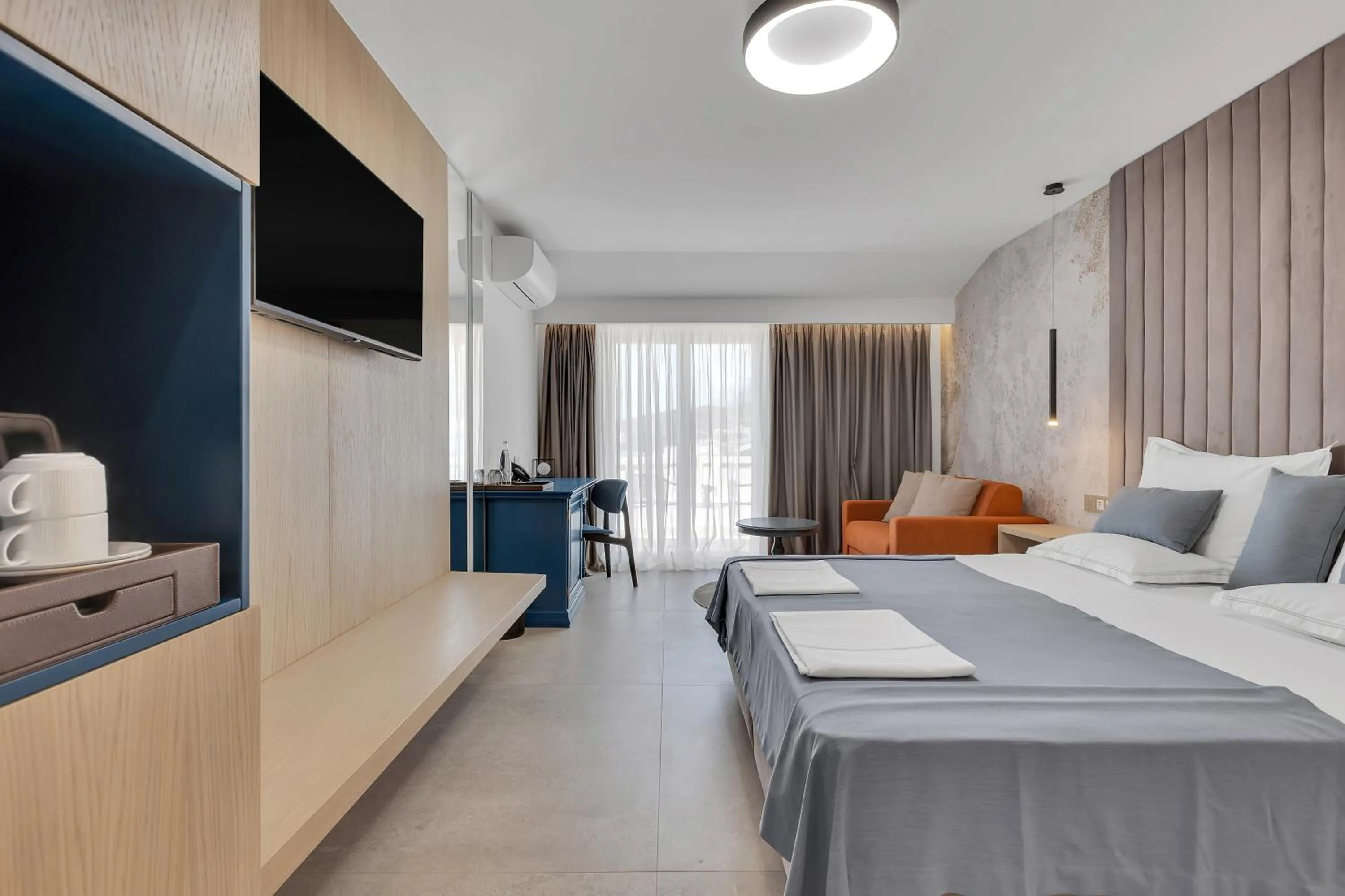 TV and multimedia, Bed in Hotel Laurentum