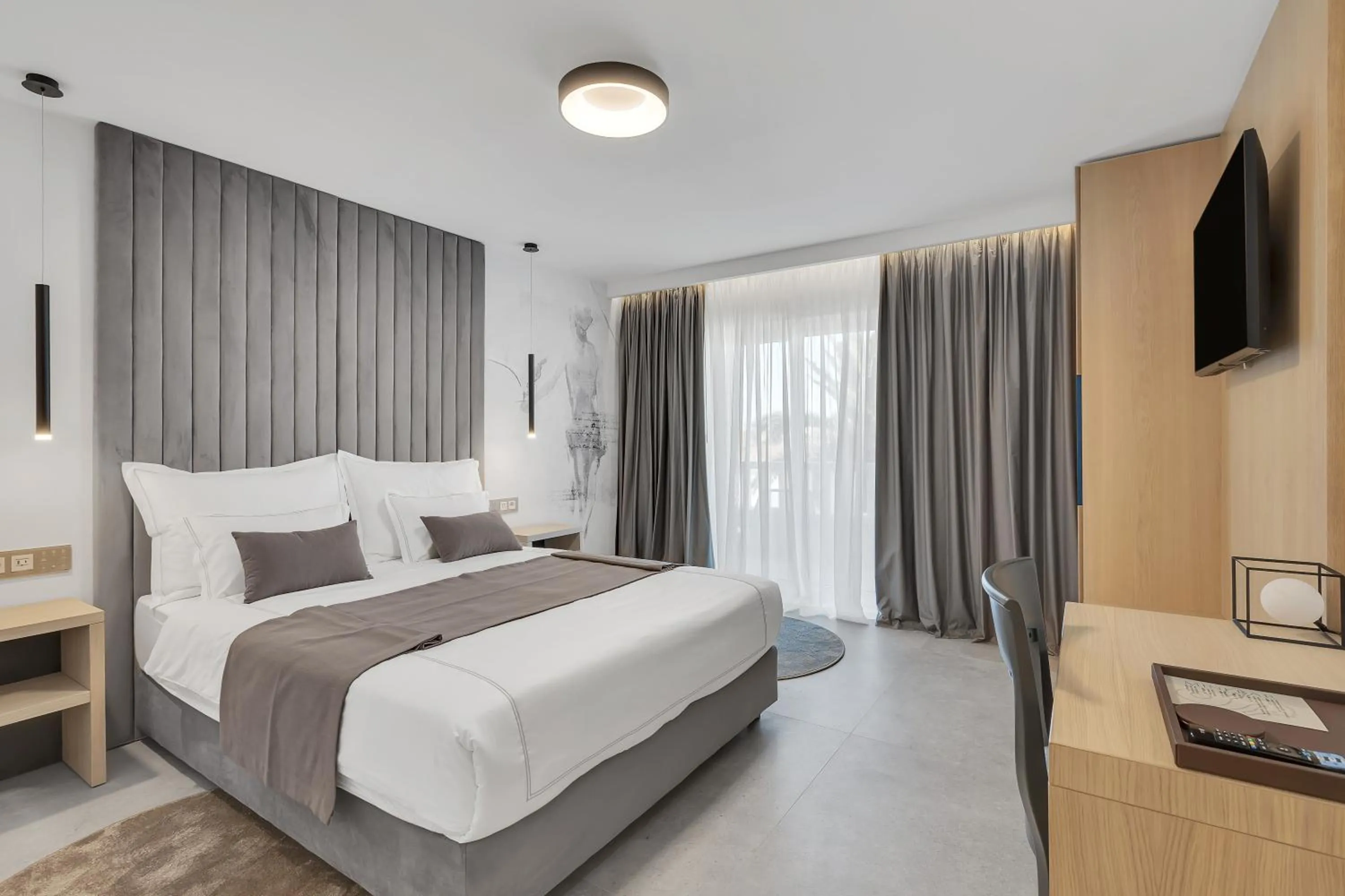 TV and multimedia, Bed in Hotel Laurentum