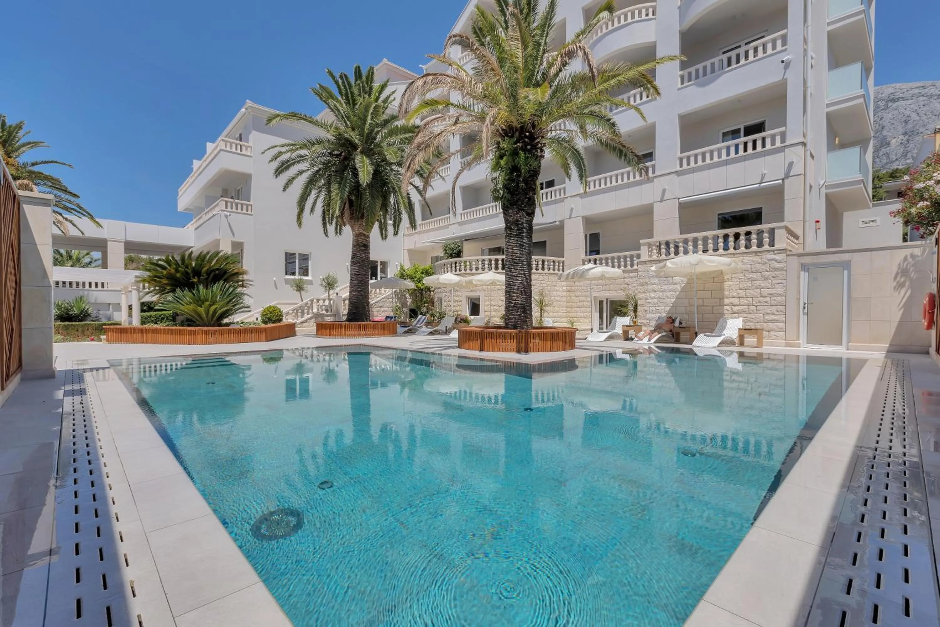 Swimming pool in Hotel Laurentum