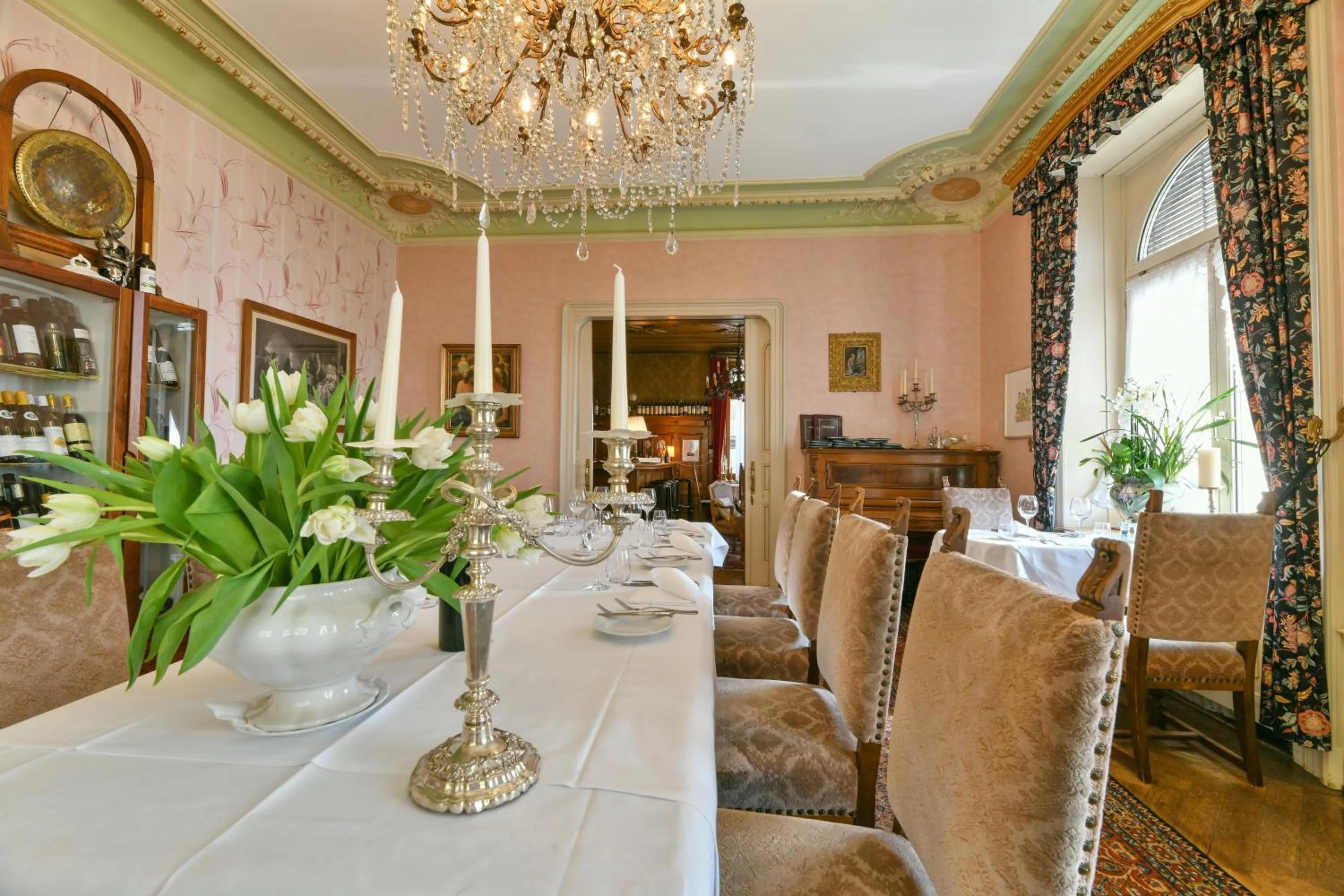 Restaurant/places to eat in Hotel Park Villa