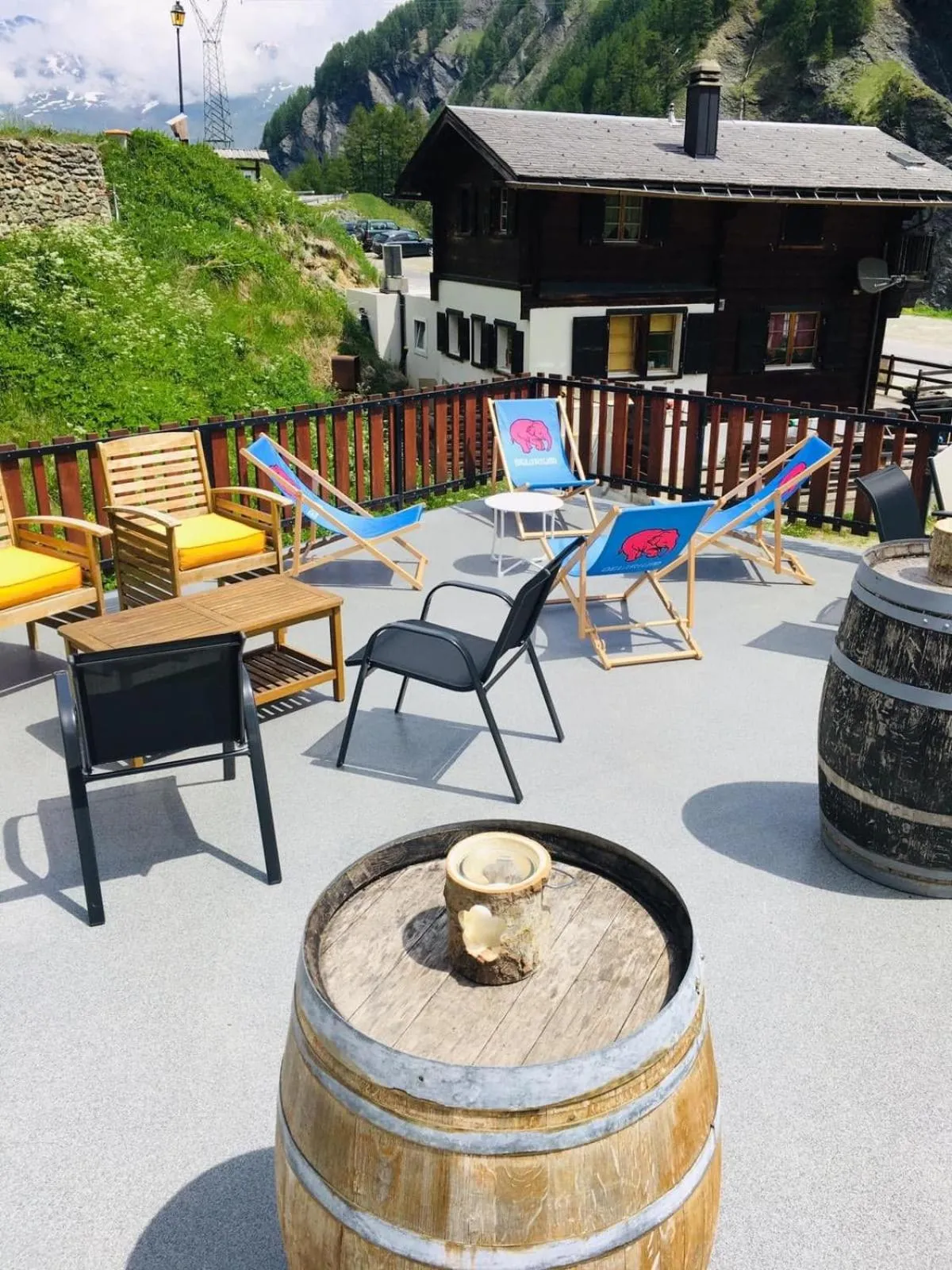 Patio in Hôtel Pension du Lac Bleu