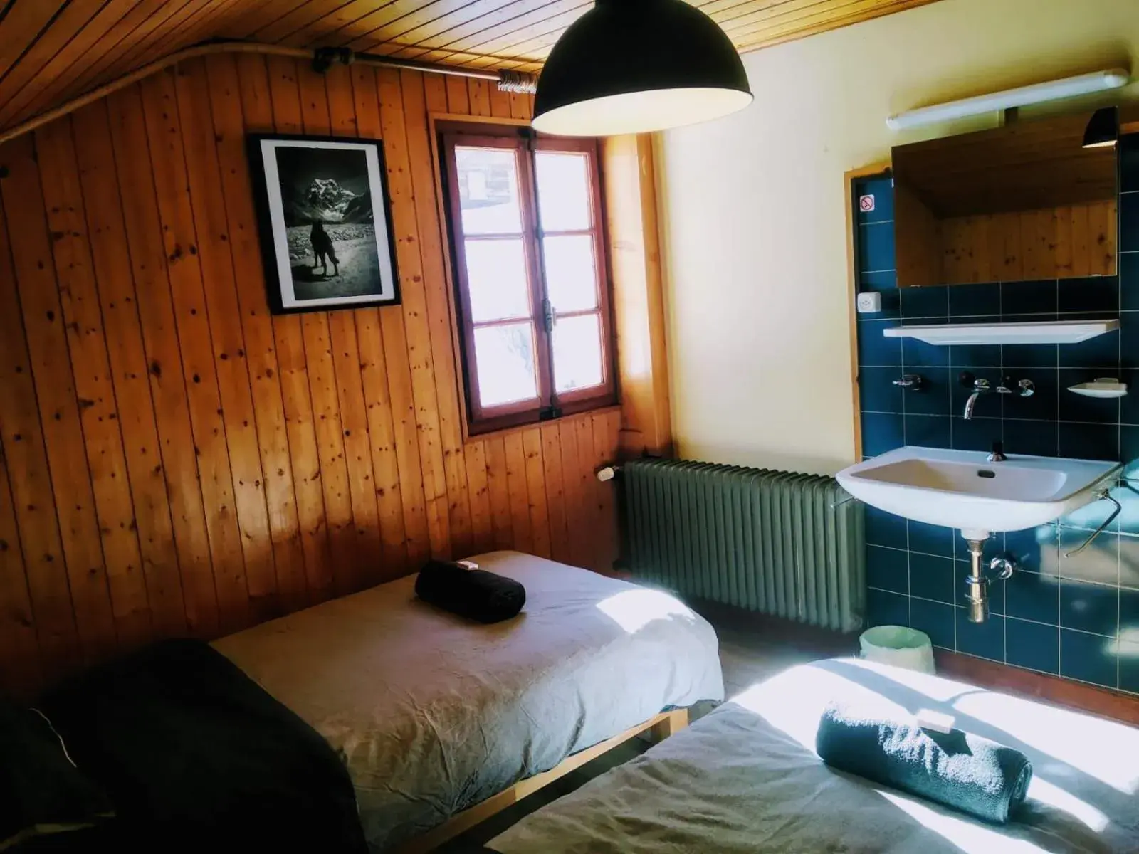 Twin Room with Mountain View in Hôtel Pension du Lac Bleu Twin Room with Mountain View in Hôtel Pension du Lac Bleu