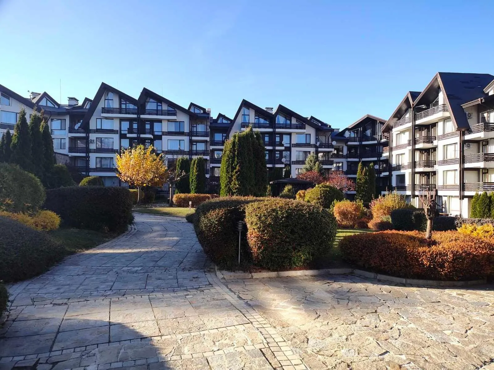 Aspen Golf and Ski Resort