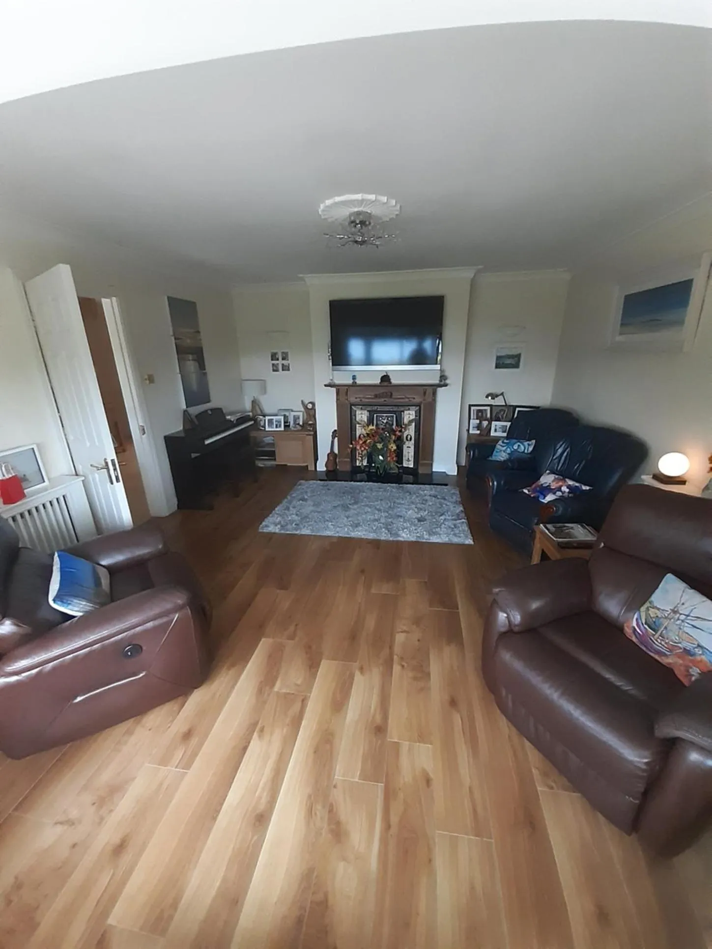 Communal lounge/ TV room in Edencrest B&B