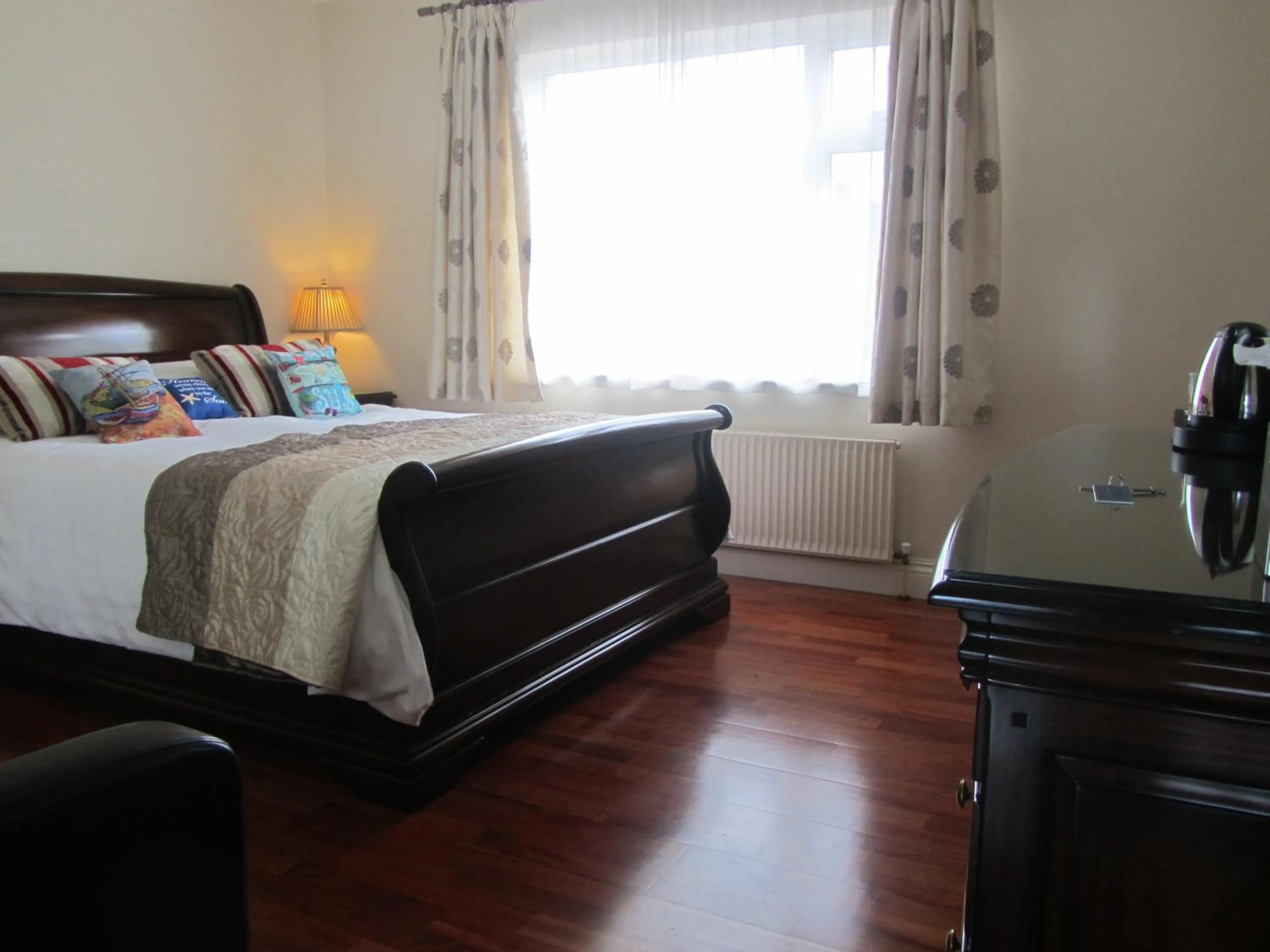 Bed in Edencrest B&B