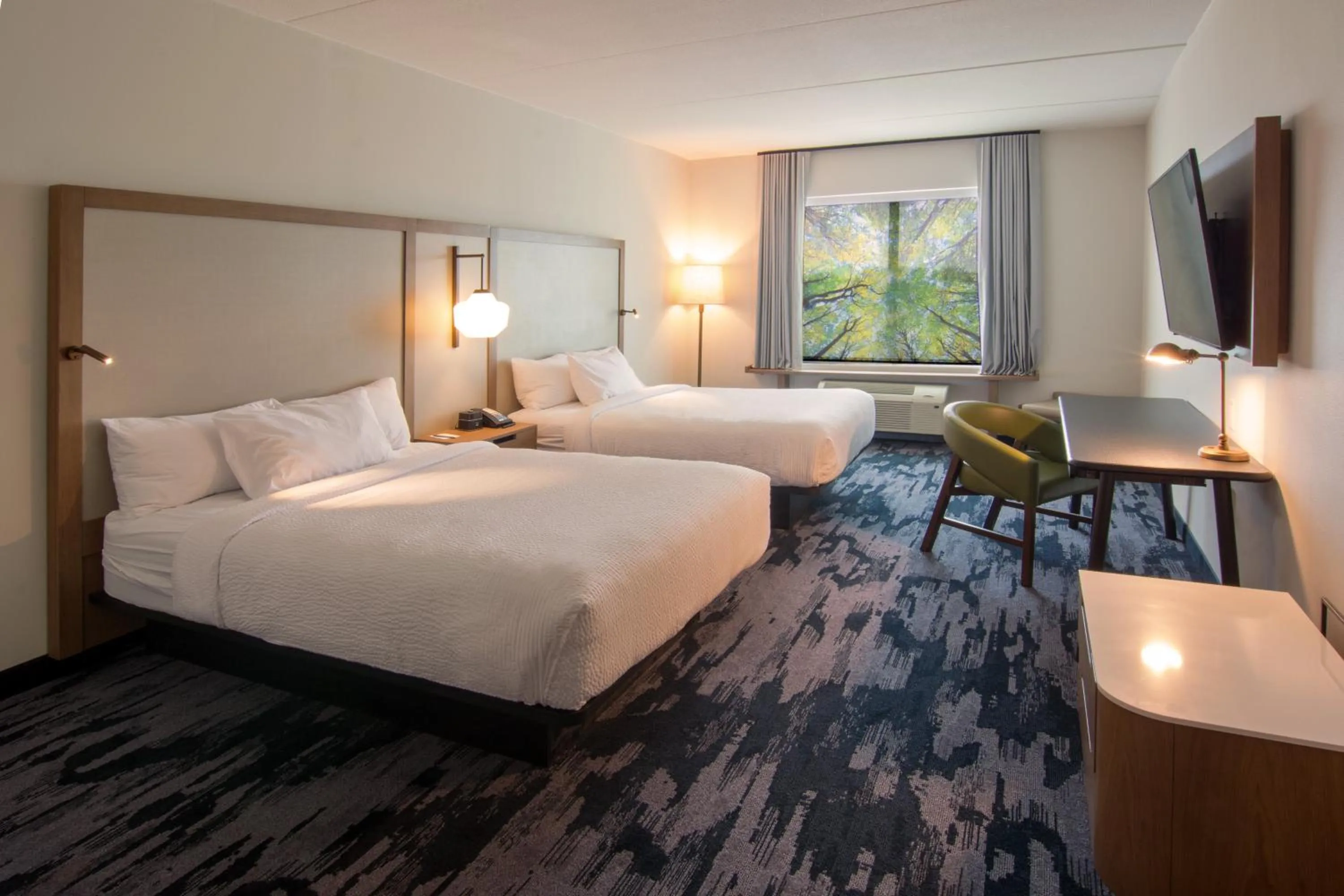 Bed in Fairfield Inn & Suites by Marriott Nashville Airport