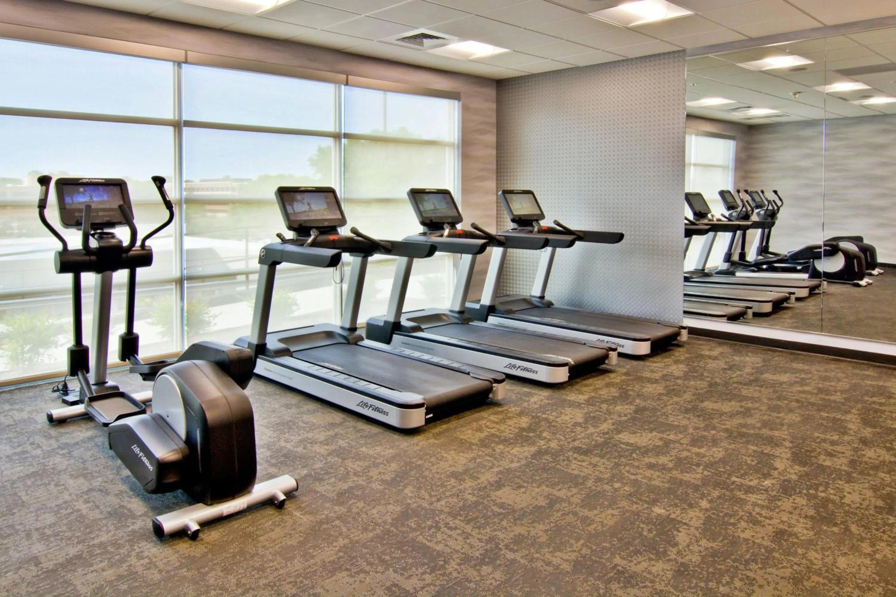 Fitness centre/facilities in Fairfield Inn & Suites by Marriott Nashville Airport