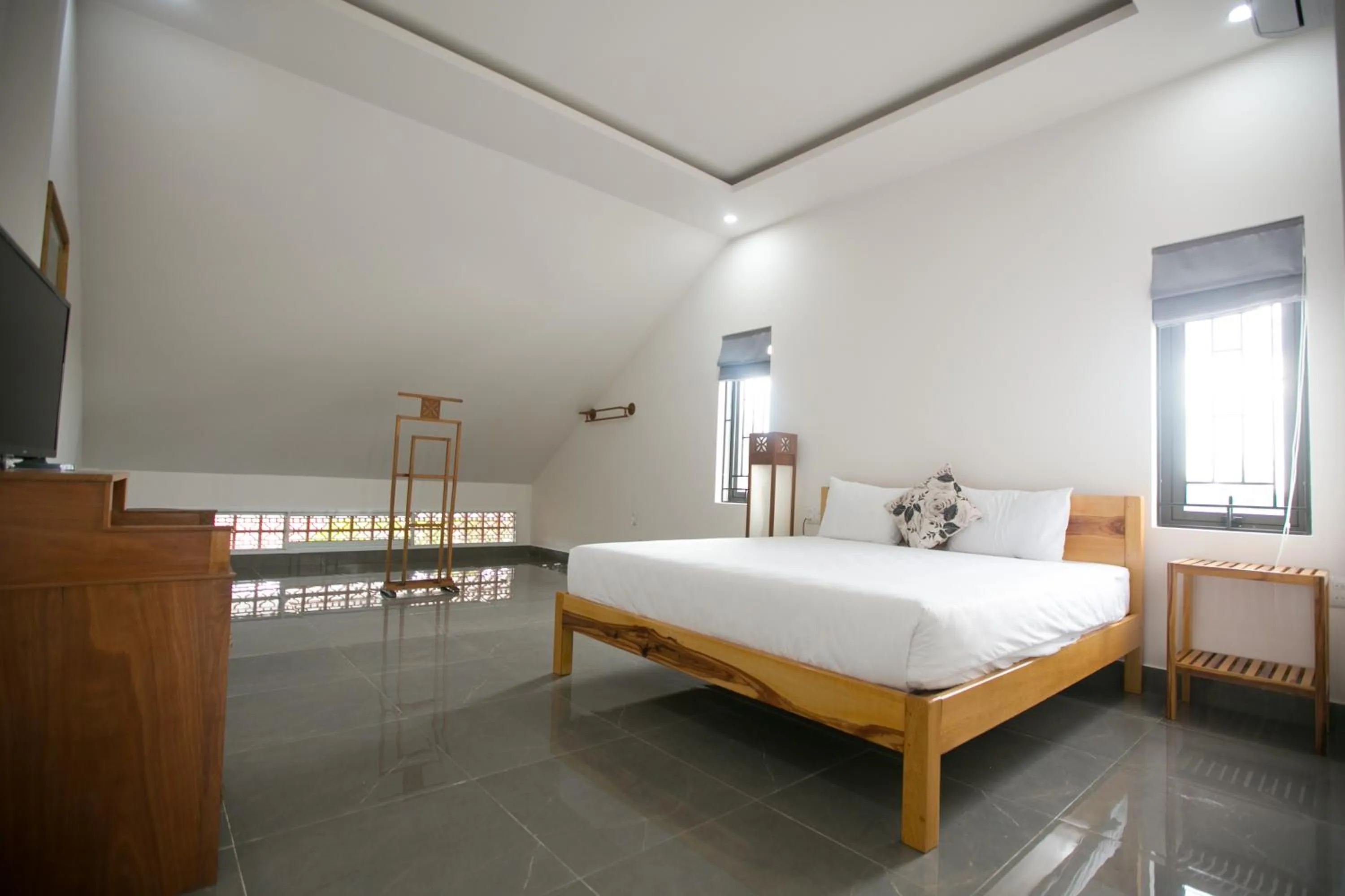 Photo of the whole room, Bed in Yen villa Hội An
