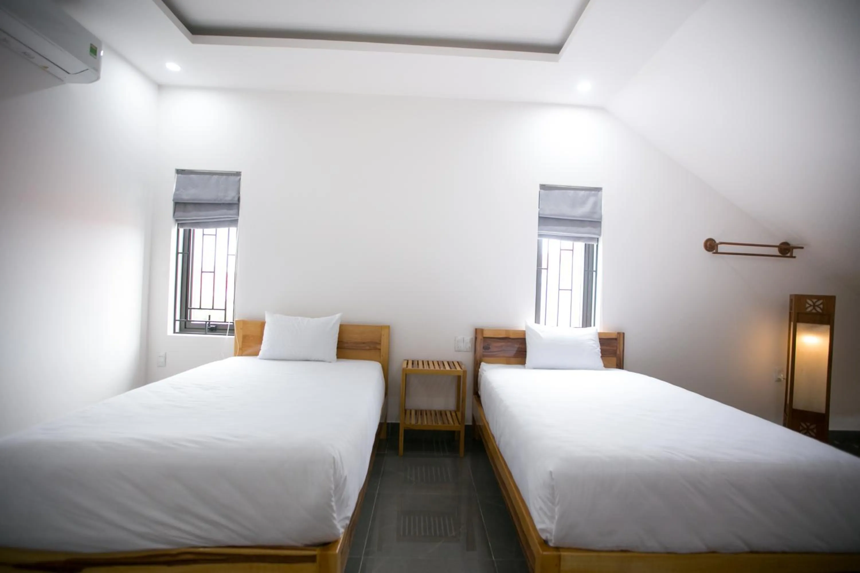 Photo of the whole room, Bed in Yen villa Hội An